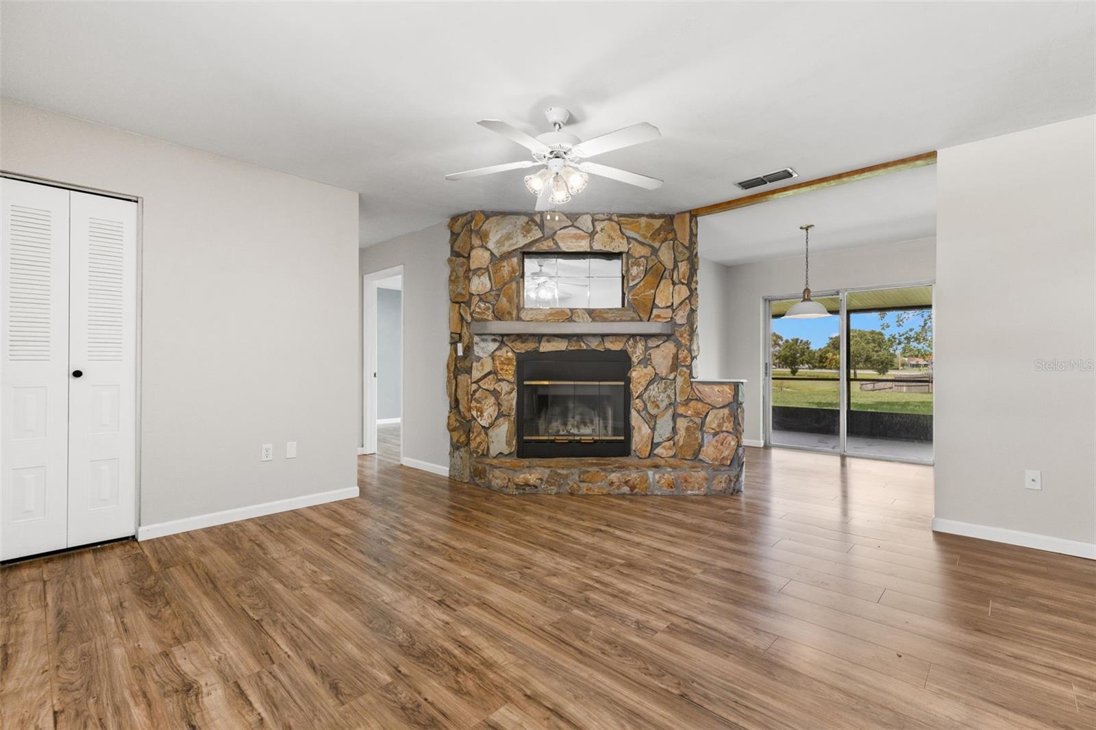 1035 AXLEWOOD CIR