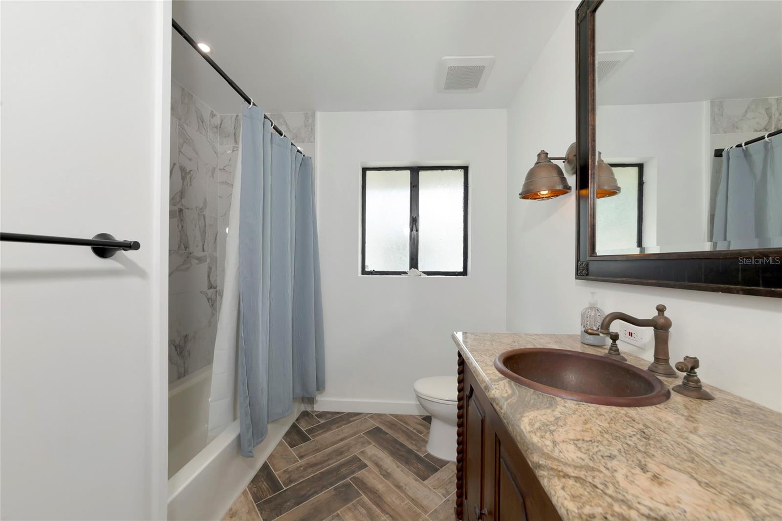 326 25TH ST W