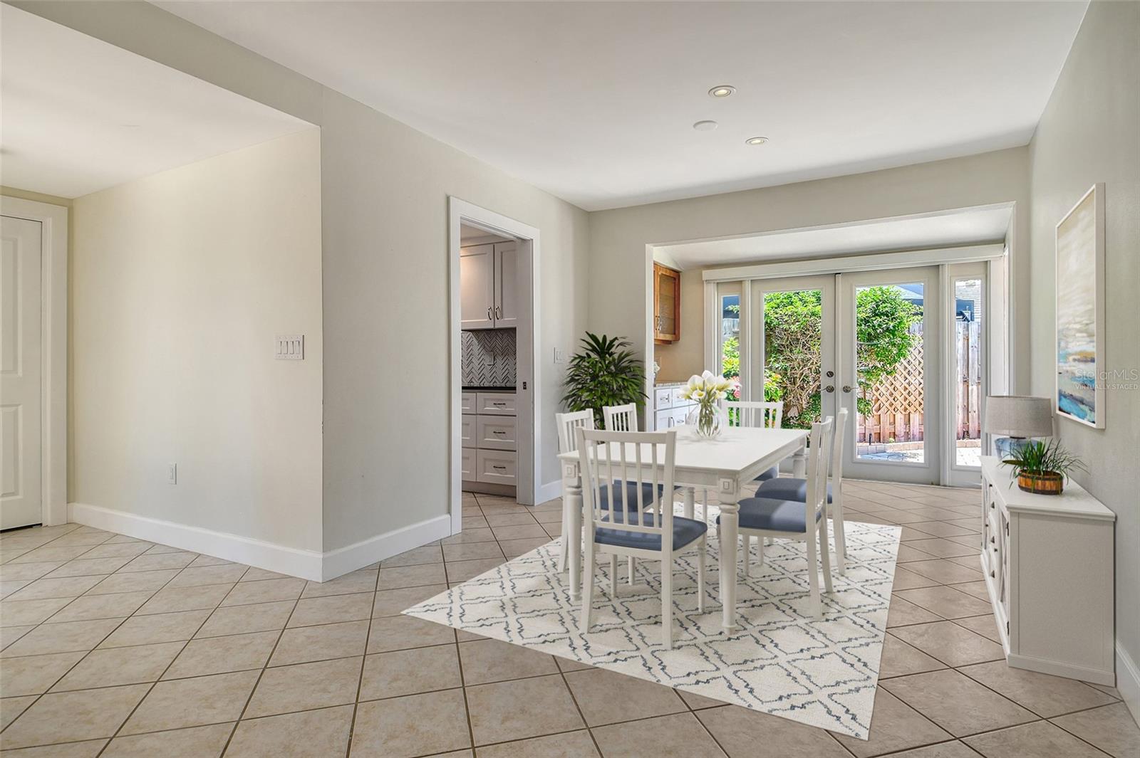 104 WHISPERING SANDS DR #V27