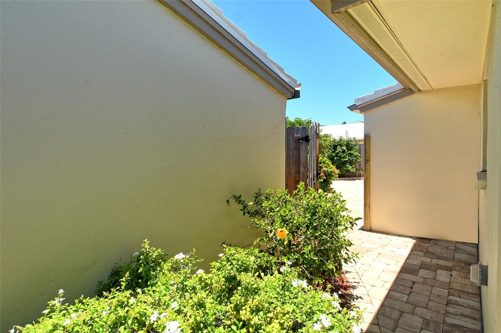 104 WHISPERING SANDS DR #V27