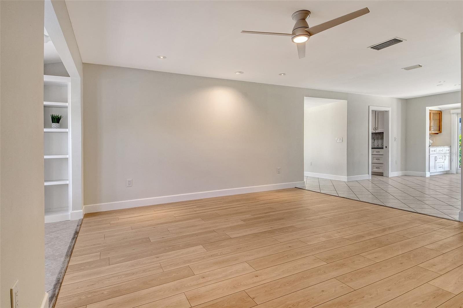 104 WHISPERING SANDS DR #V27