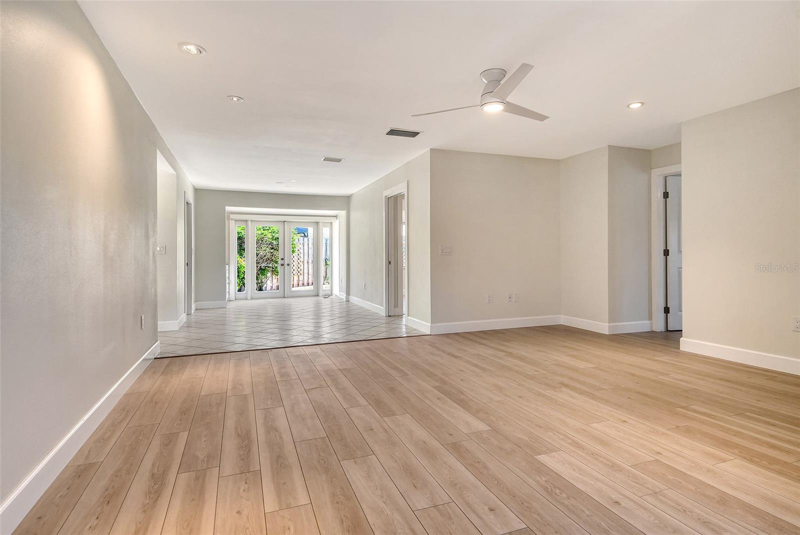 104 WHISPERING SANDS DR #V27