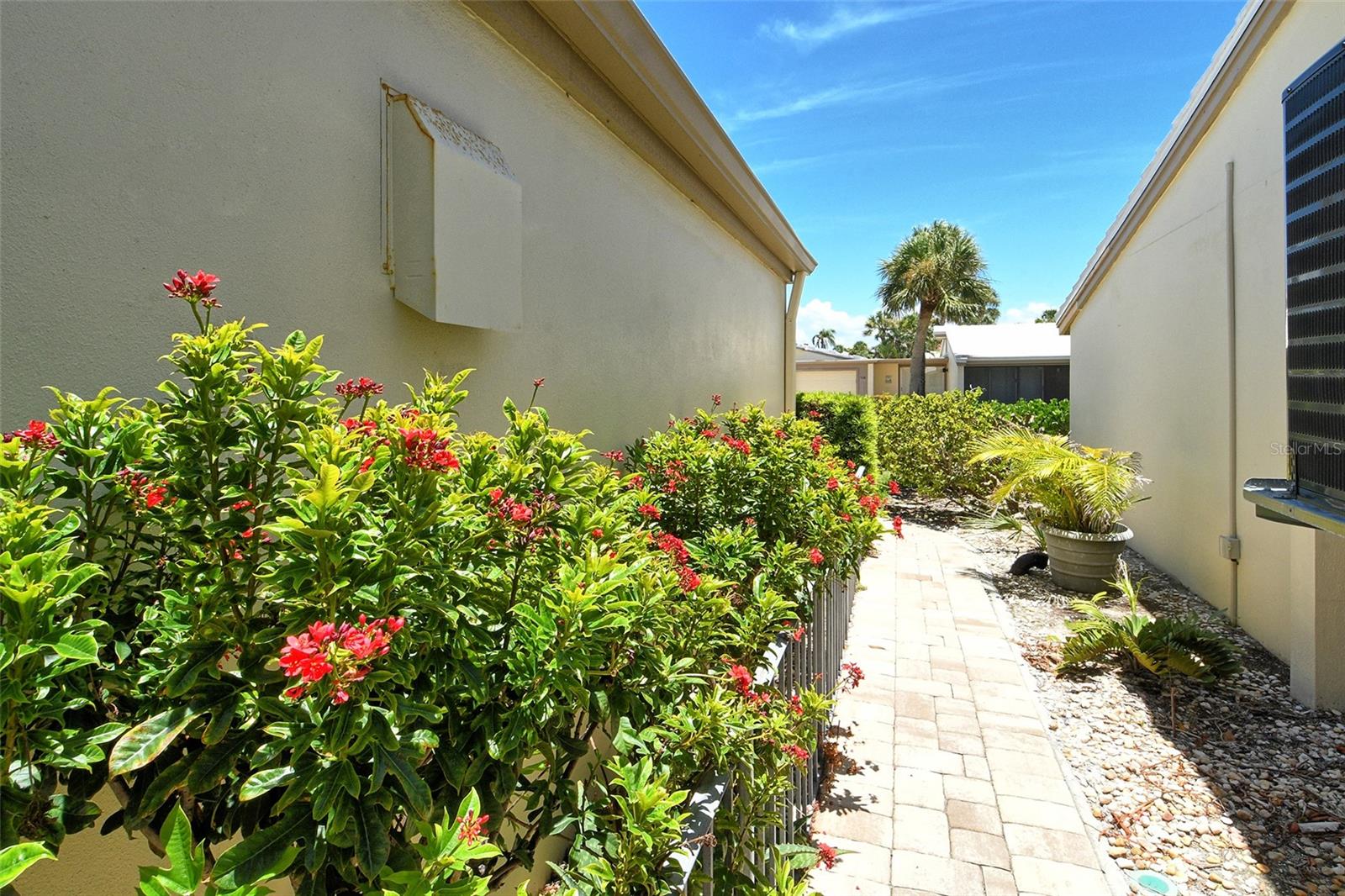 104 WHISPERING SANDS DR #V27