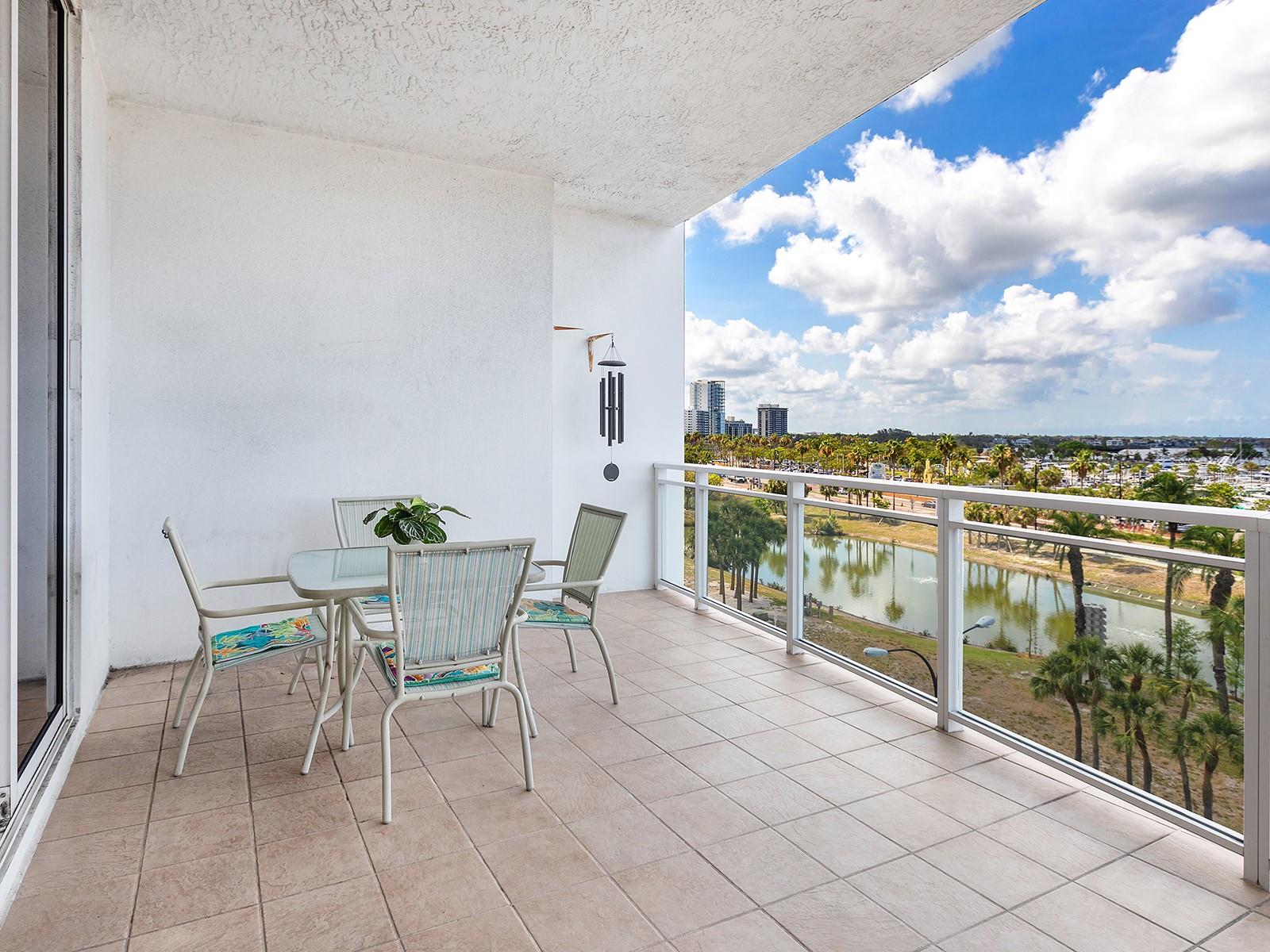 1233 N GULFSTREAM AVE #401