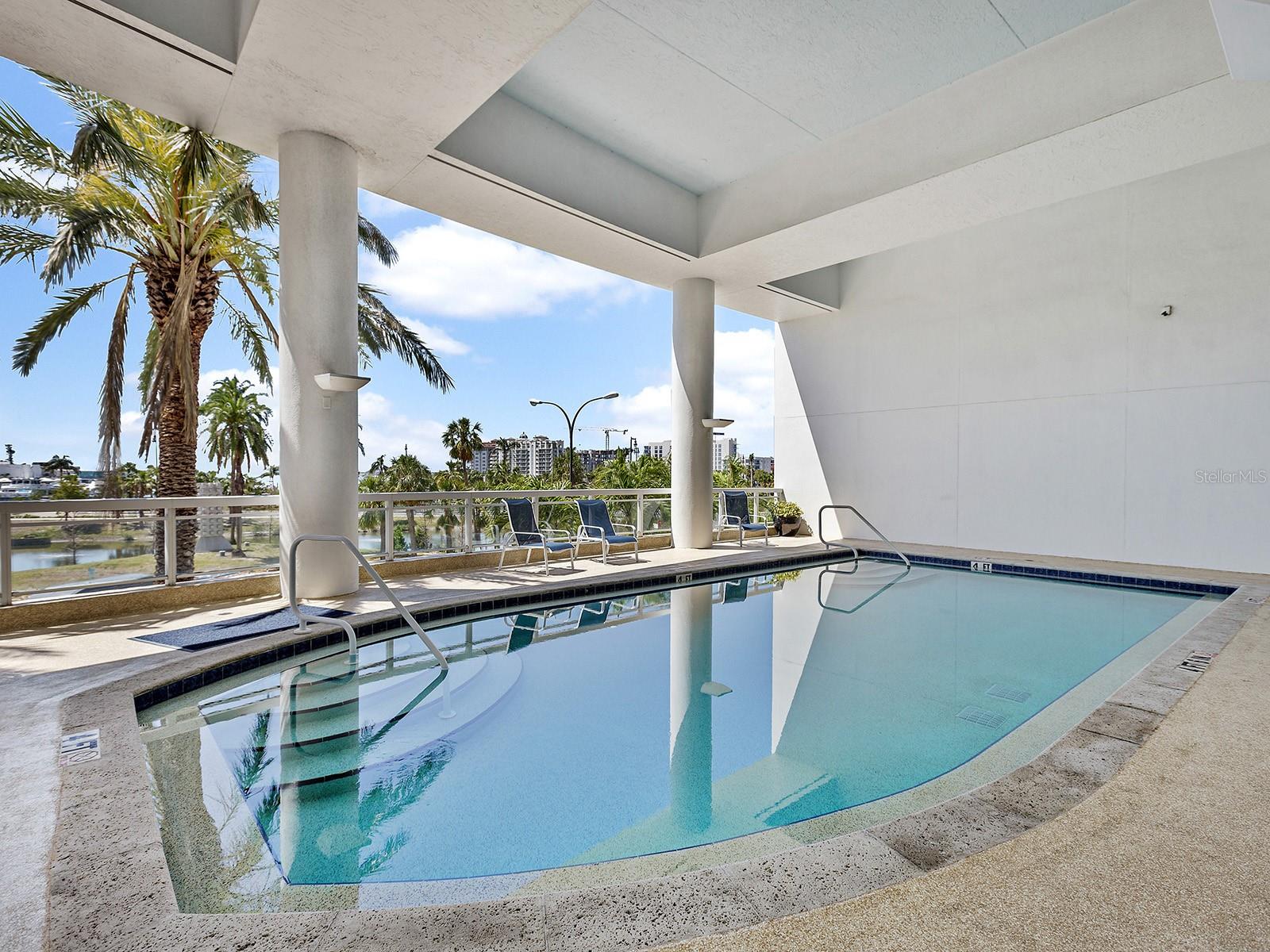 1233 N GULFSTREAM AVE #401
