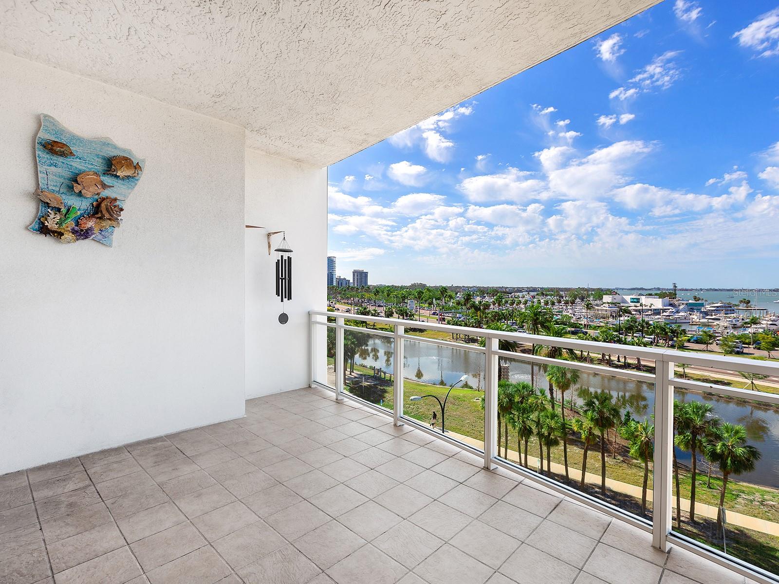 1233 N GULFSTREAM AVE #401