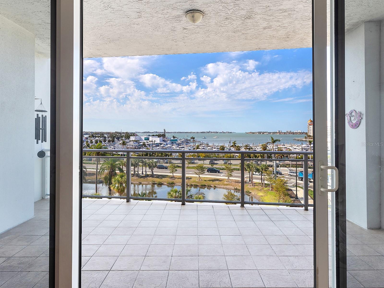 1233 N GULFSTREAM AVE #401
