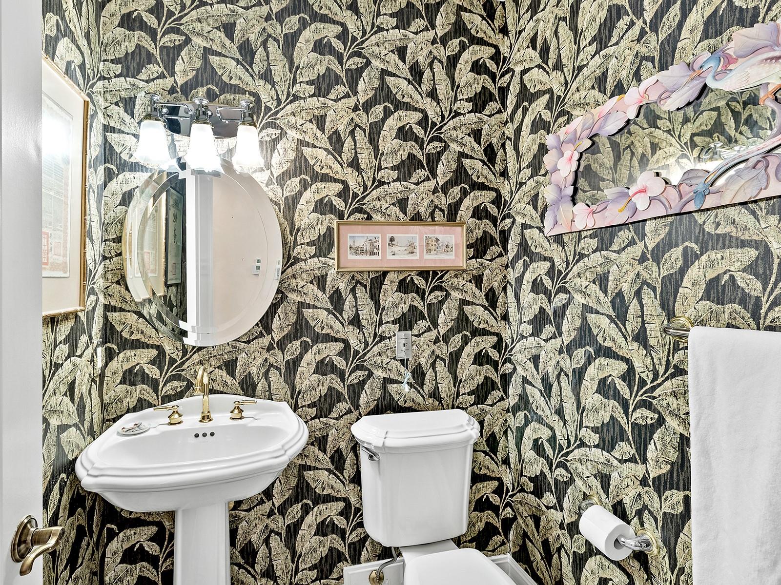 1233 N GULFSTREAM AVE #401