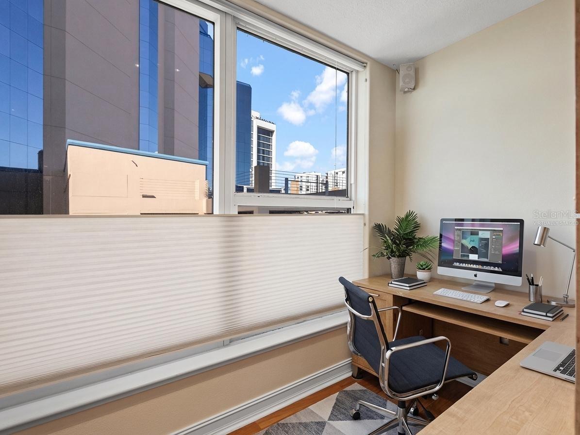 1233 N GULFSTREAM AVE #401