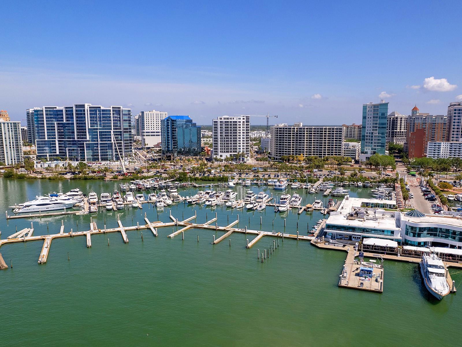 1233 N GULFSTREAM AVE #401
