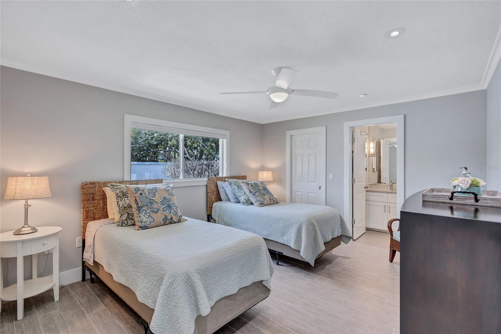 139 VISTA HERMOSA CIRCLE