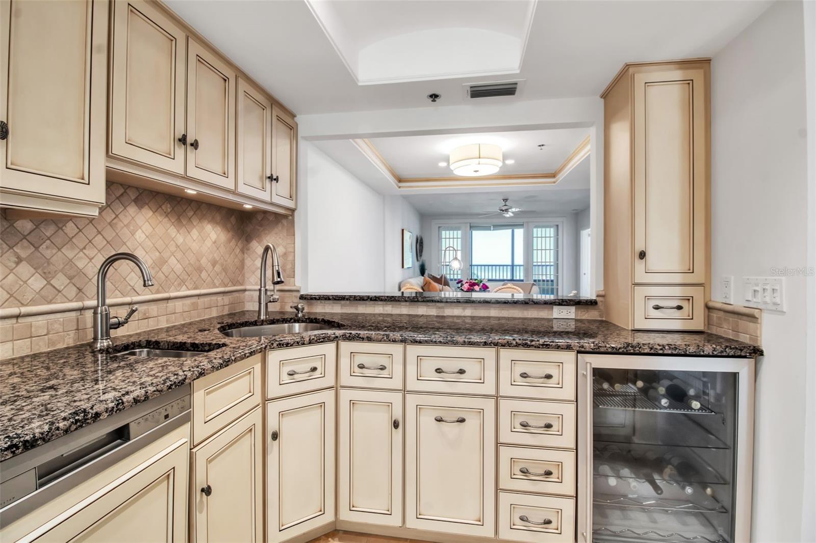 5740 MIDNIGHT PASS RD #405