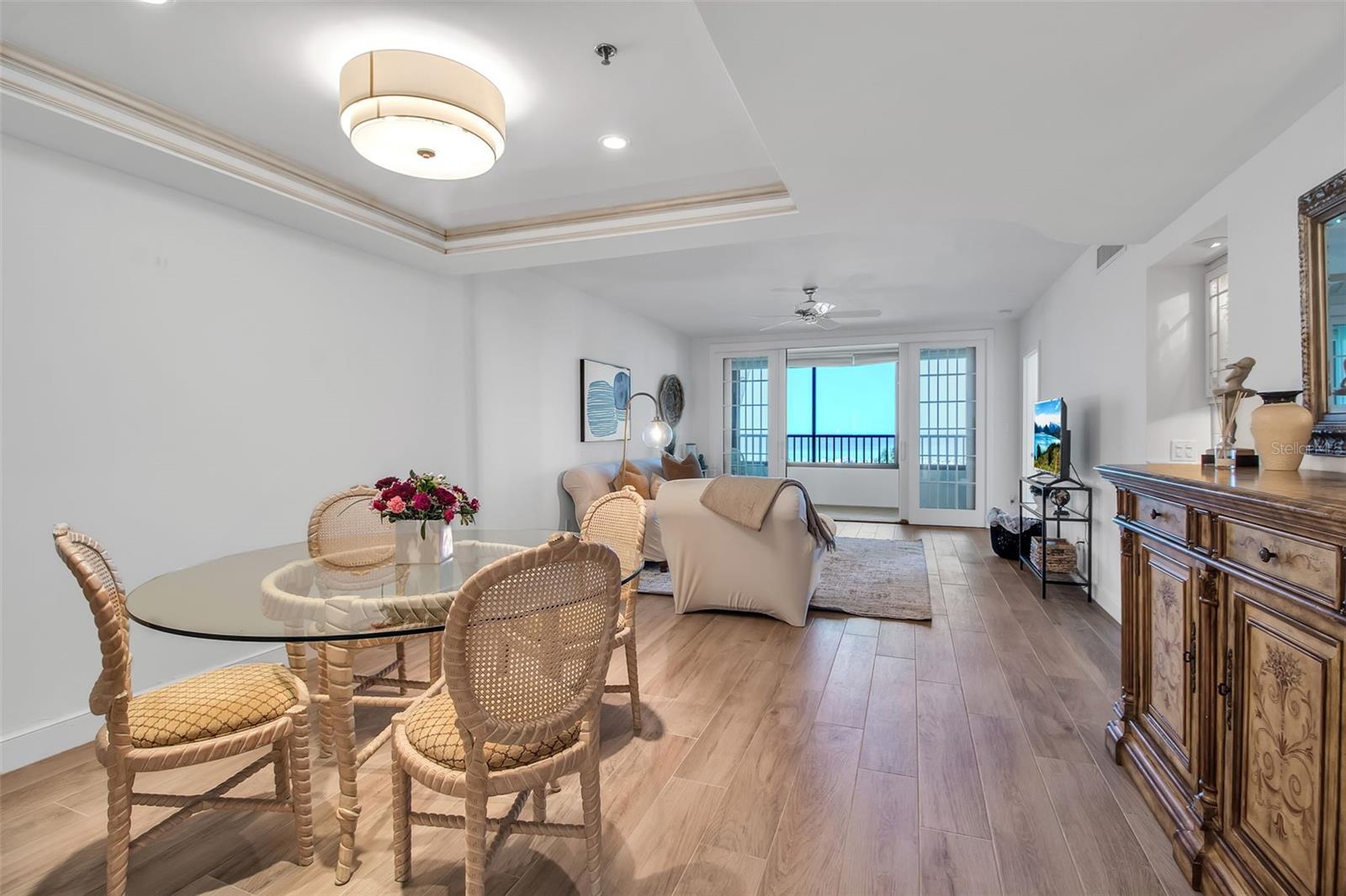 5740 MIDNIGHT PASS RD #405