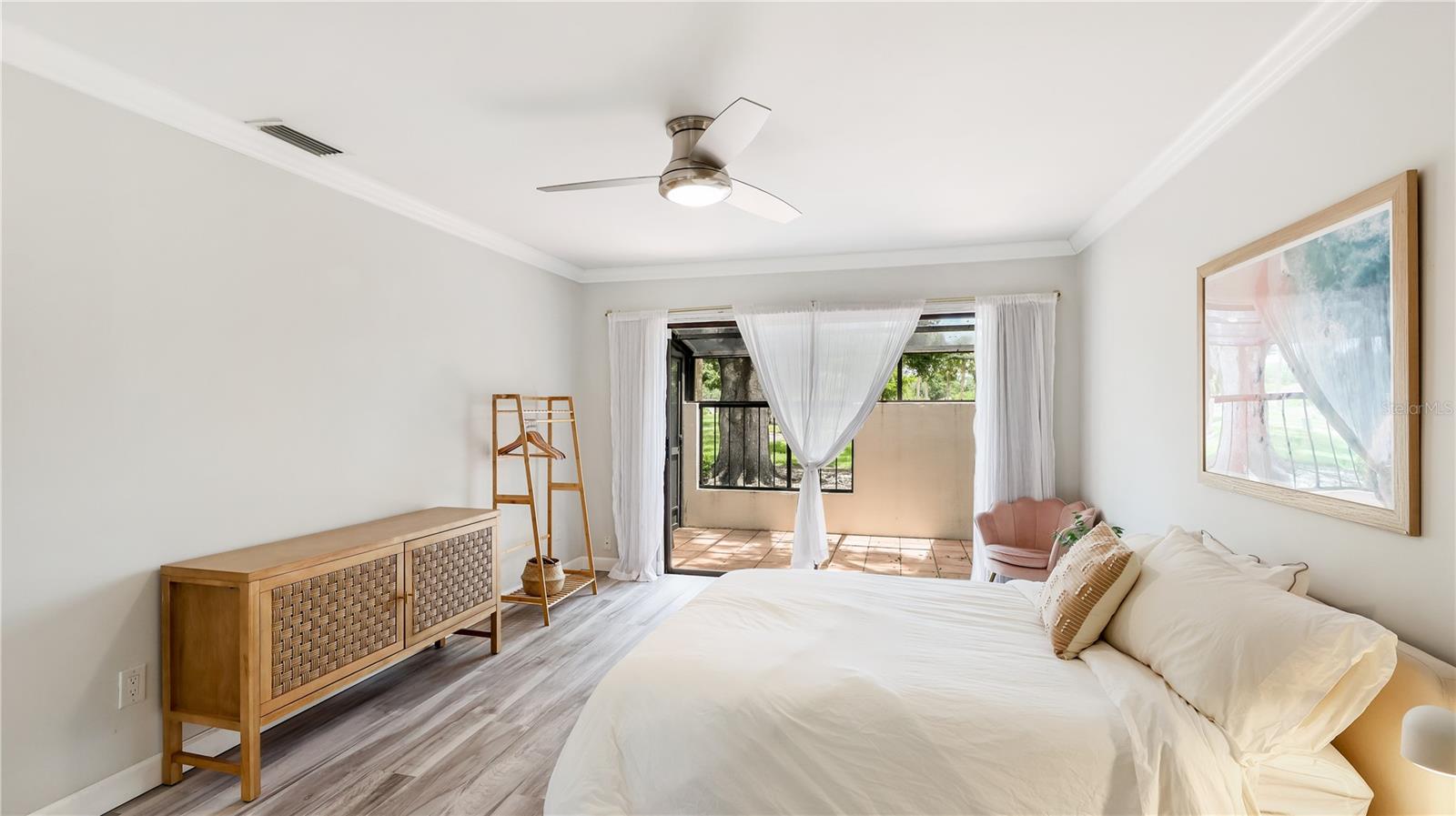 2383 LAKESIDE MEWS #D3