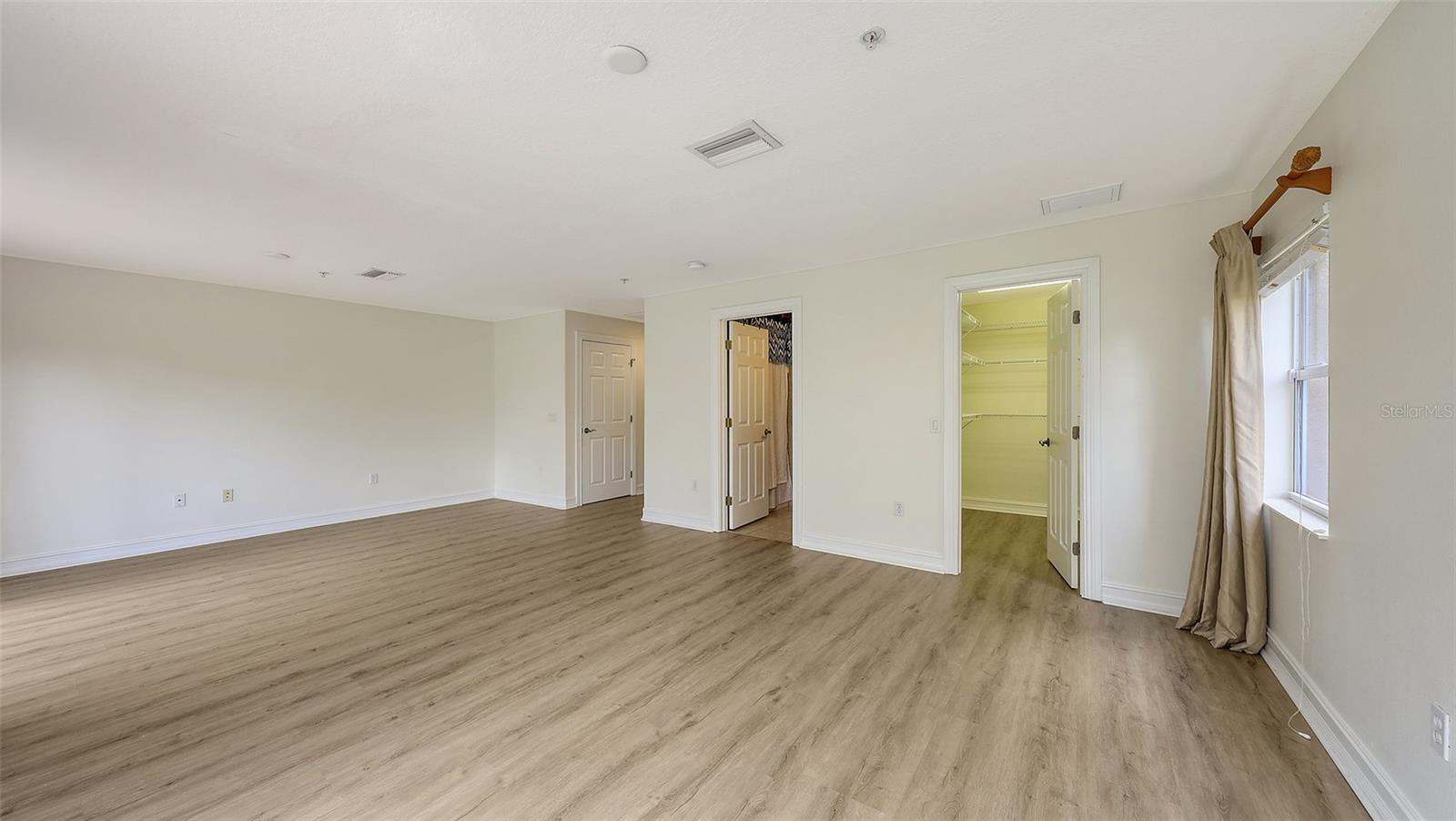 1512 3RD STREET CIR E