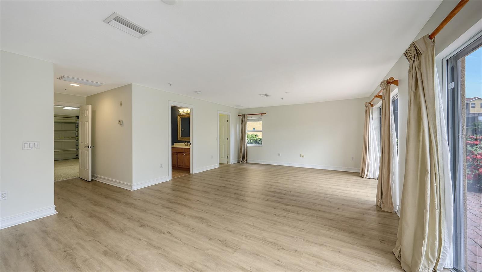 1512 3RD STREET CIR E
