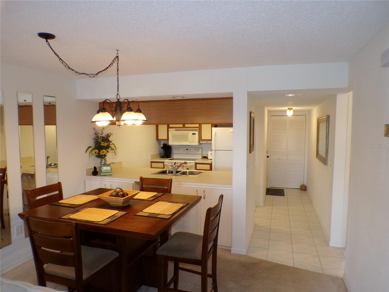 4016 OAKVIEW DR #J6