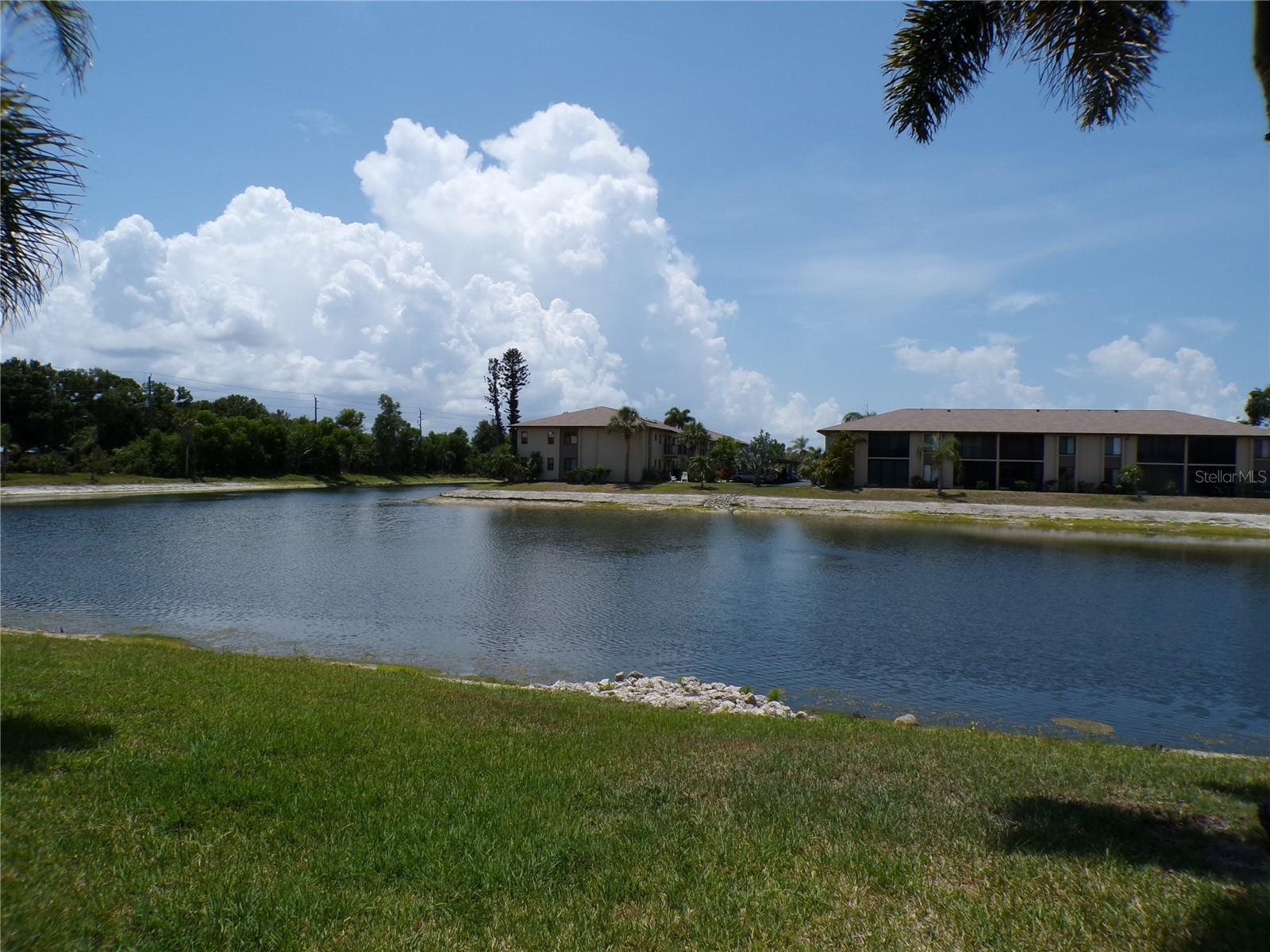 4016 OAKVIEW DR #J6