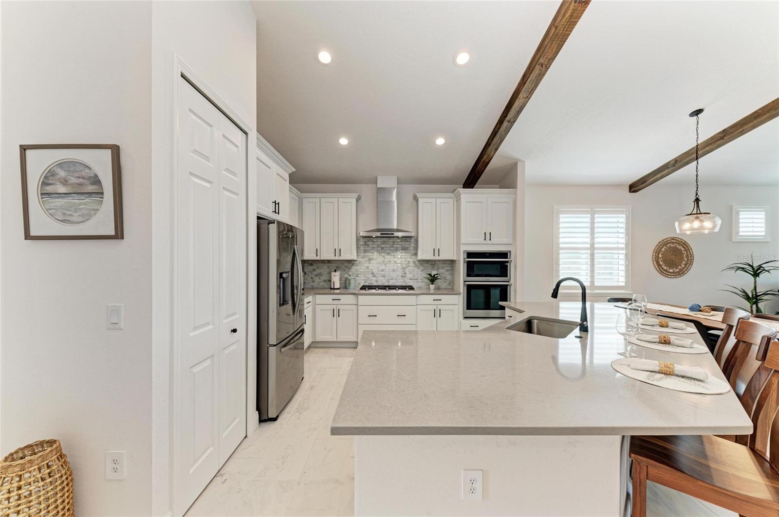 5428 TITLE ROW DR