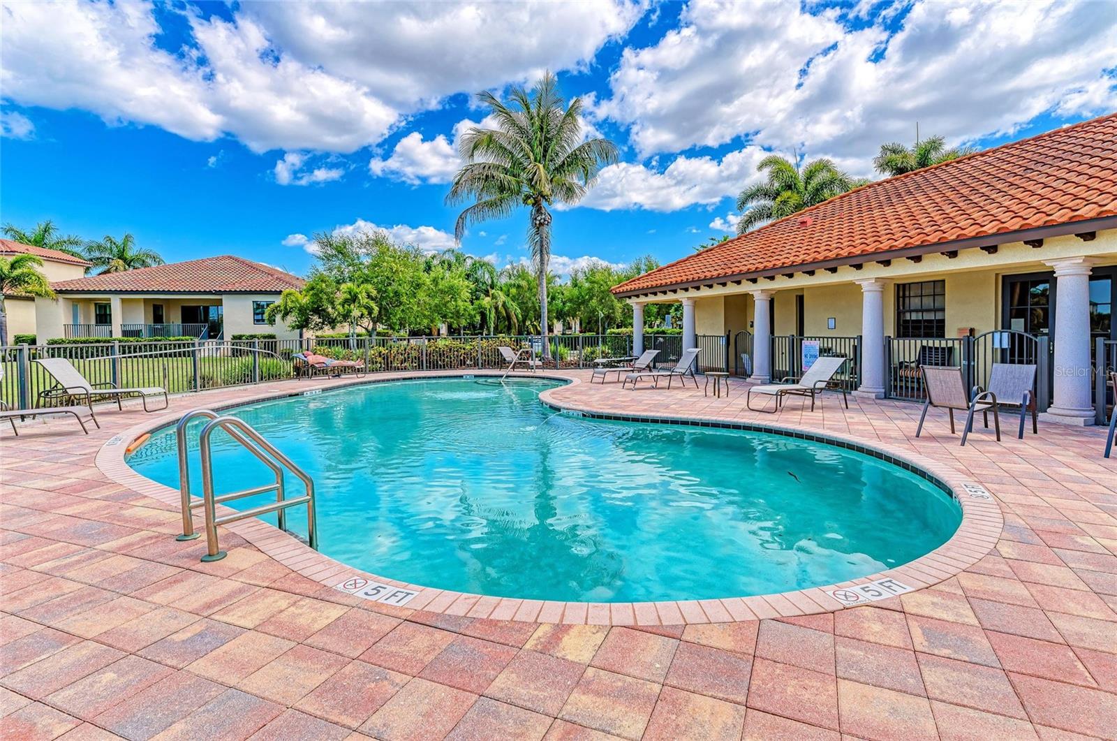 5428 TITLE ROW DR