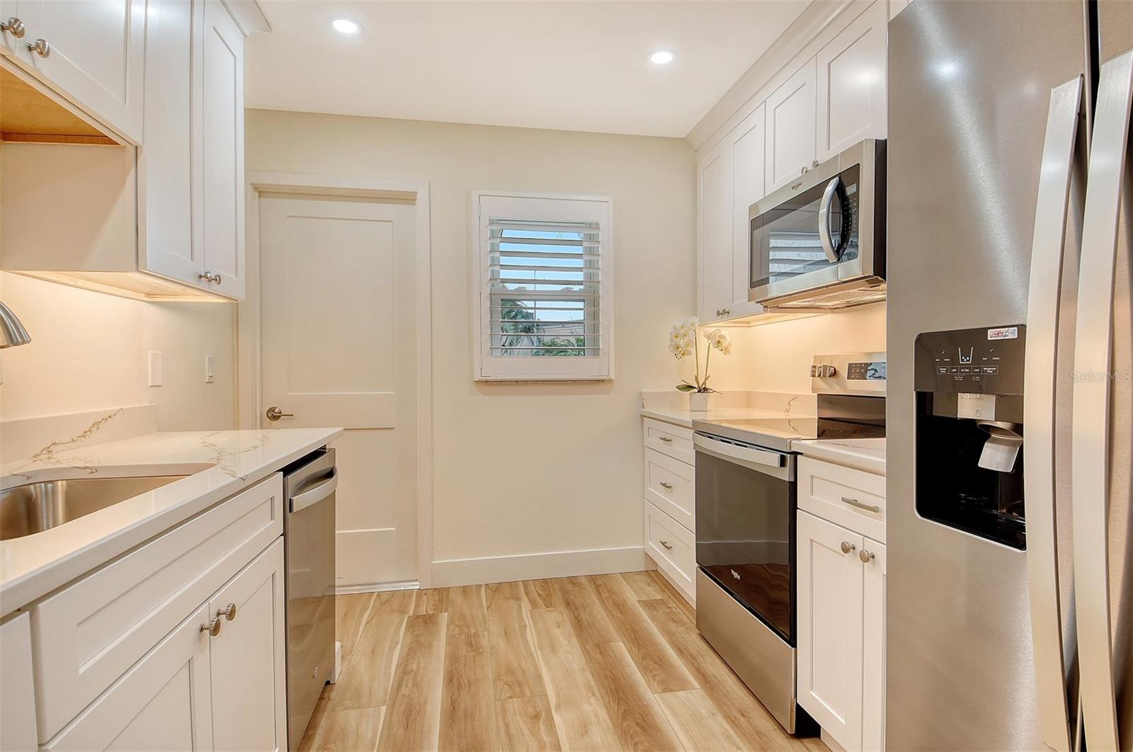 119 WHISPERING SANDS CIR #V36