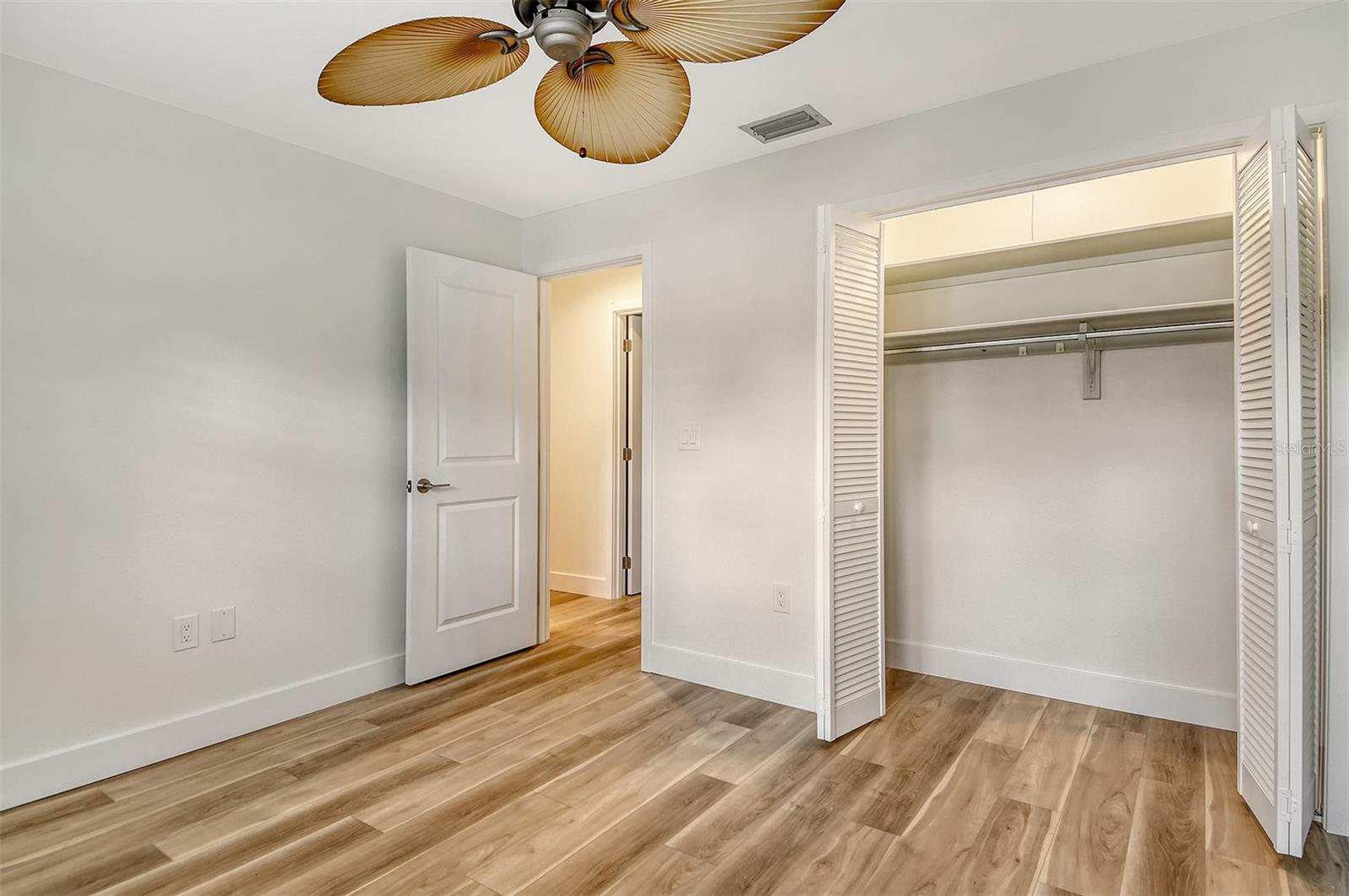 119 WHISPERING SANDS CIR #V36