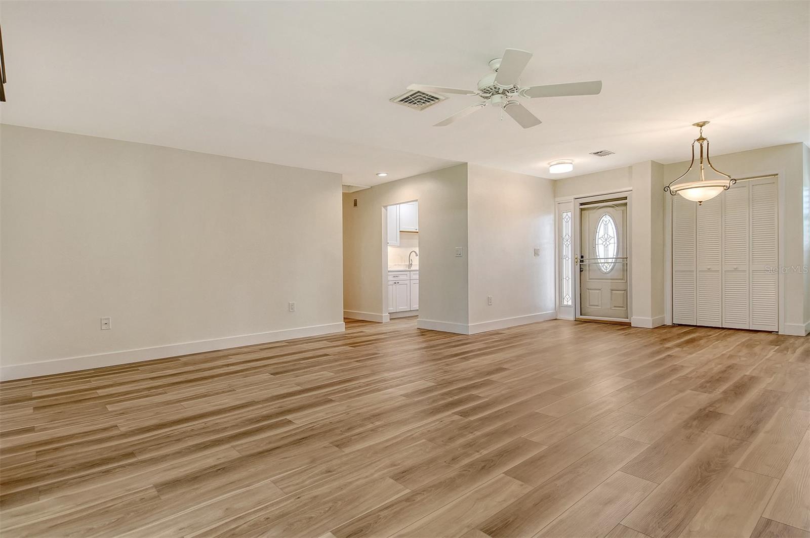 119 WHISPERING SANDS CIR #V36