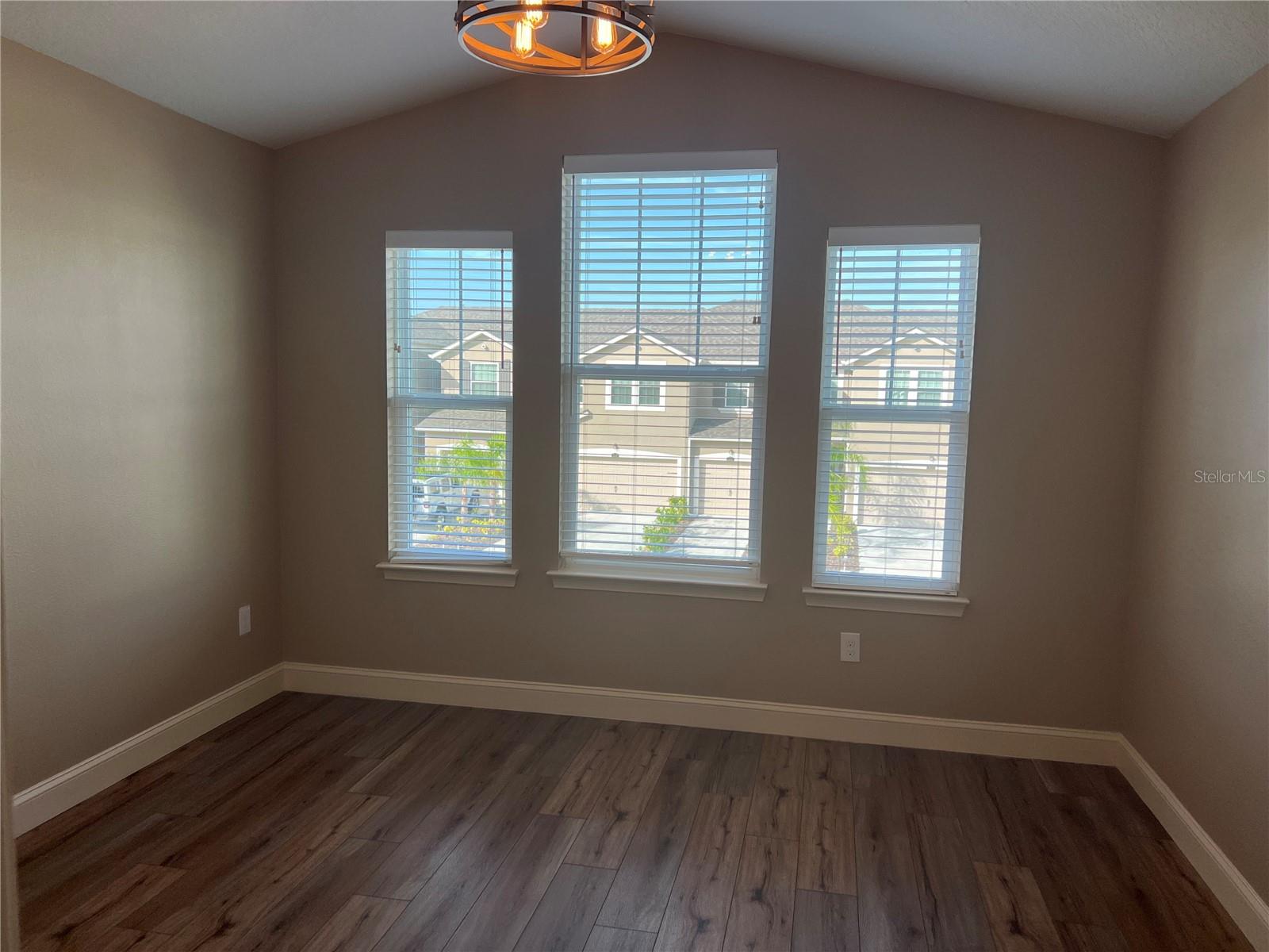 5531 PLEASANTVIEW CT