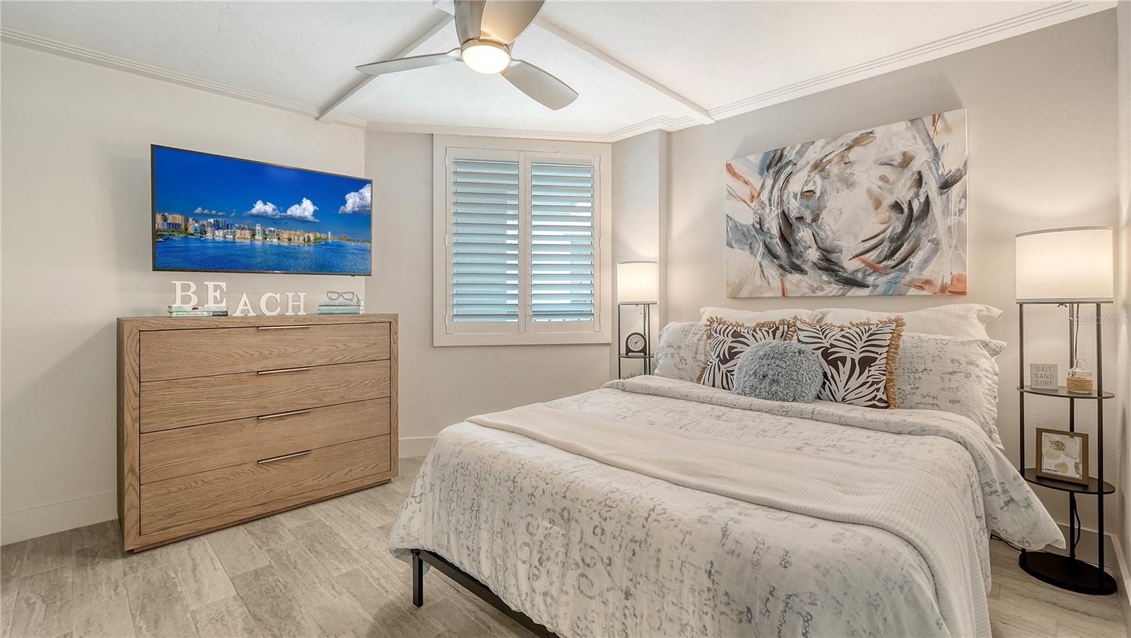 5880 MIDNIGHT PASS RD #403