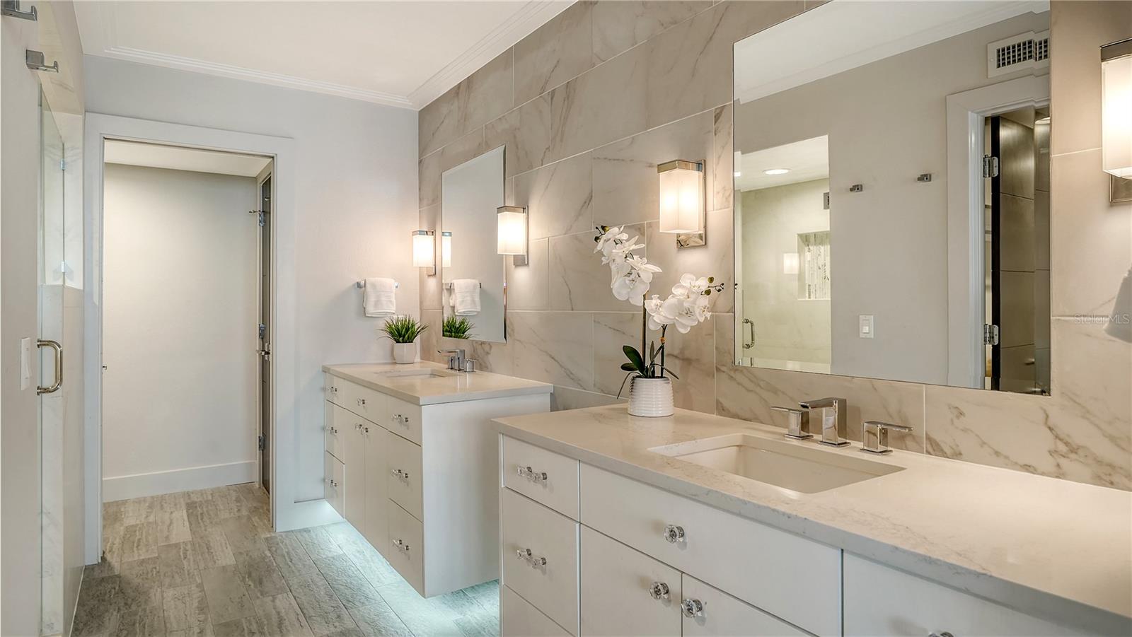 5880 MIDNIGHT PASS RD #403