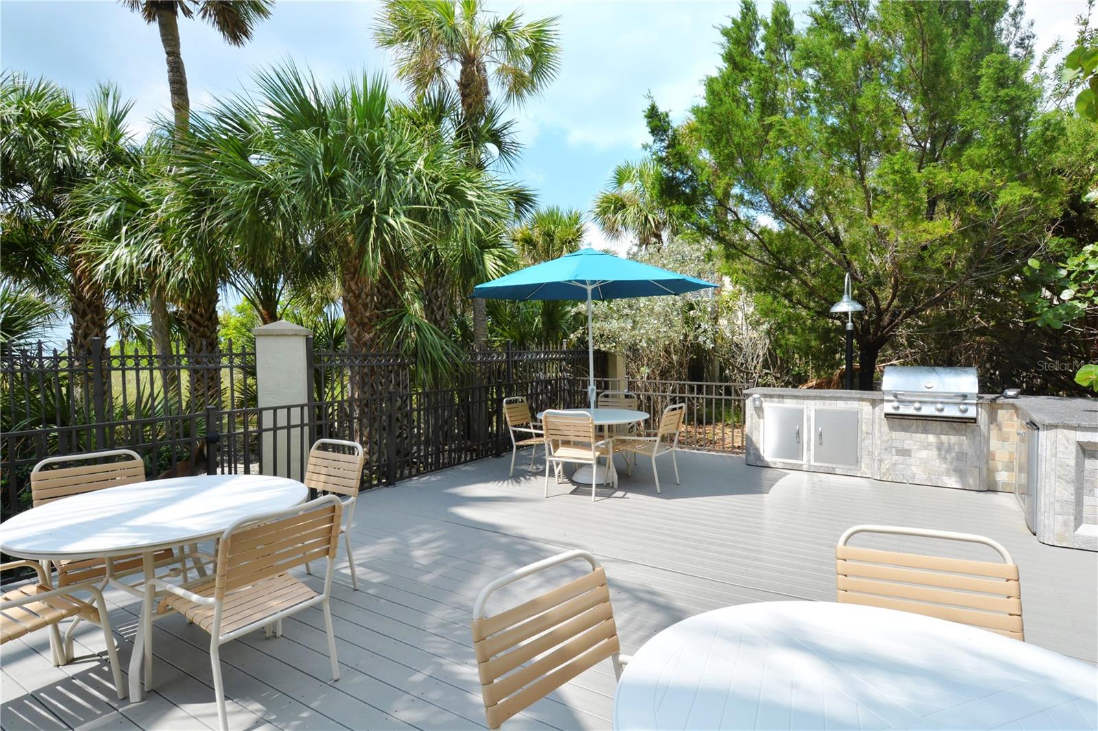 5880 MIDNIGHT PASS RD #403