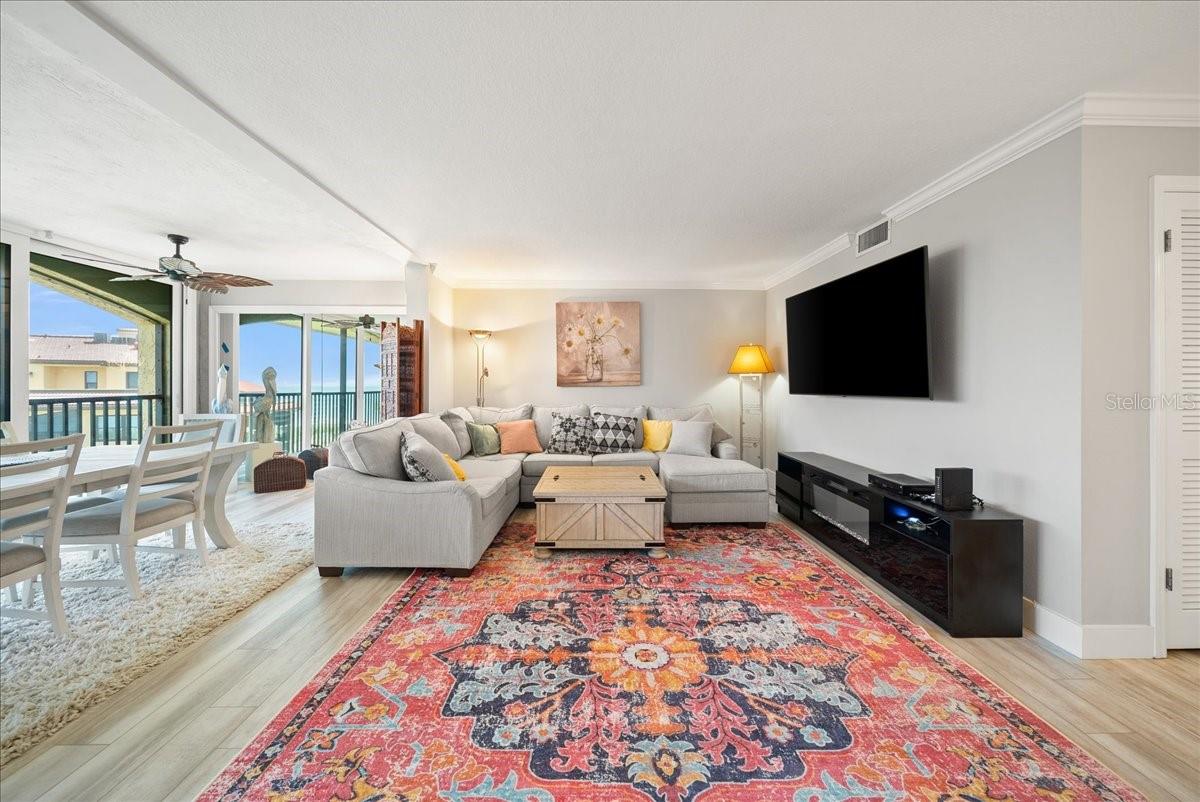 8750 MIDNIGHT PASS RD #501