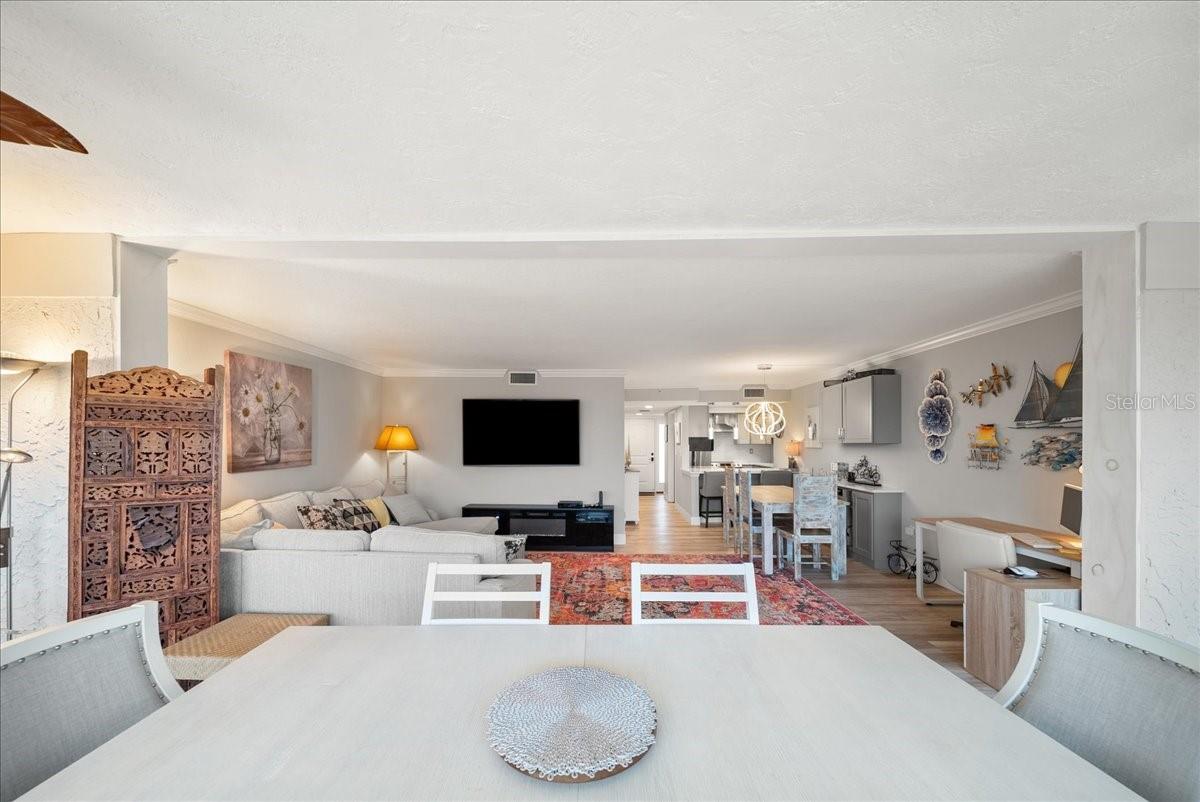 8750 MIDNIGHT PASS RD #501