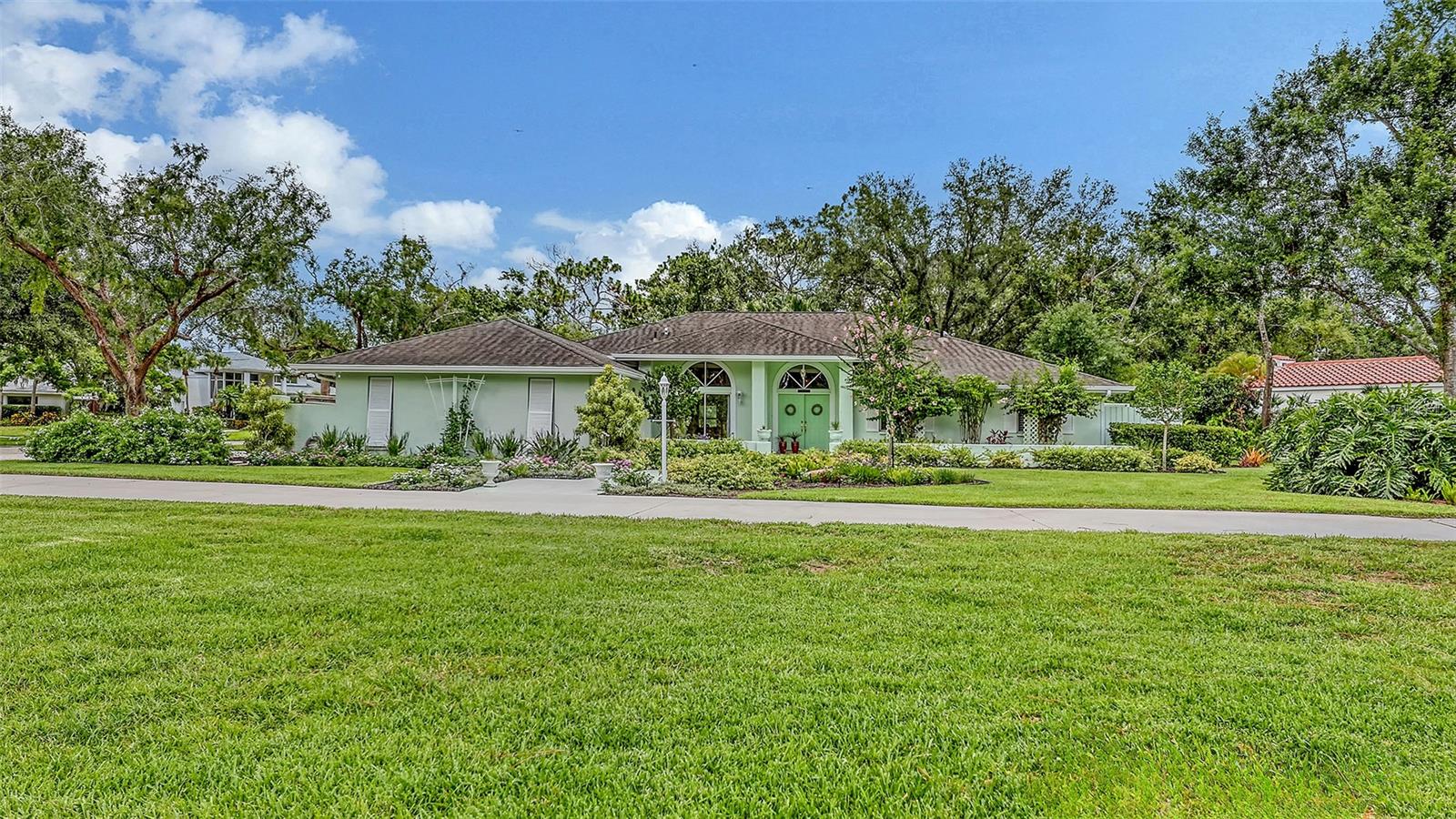 7604 WEEPING WILLOW CIR