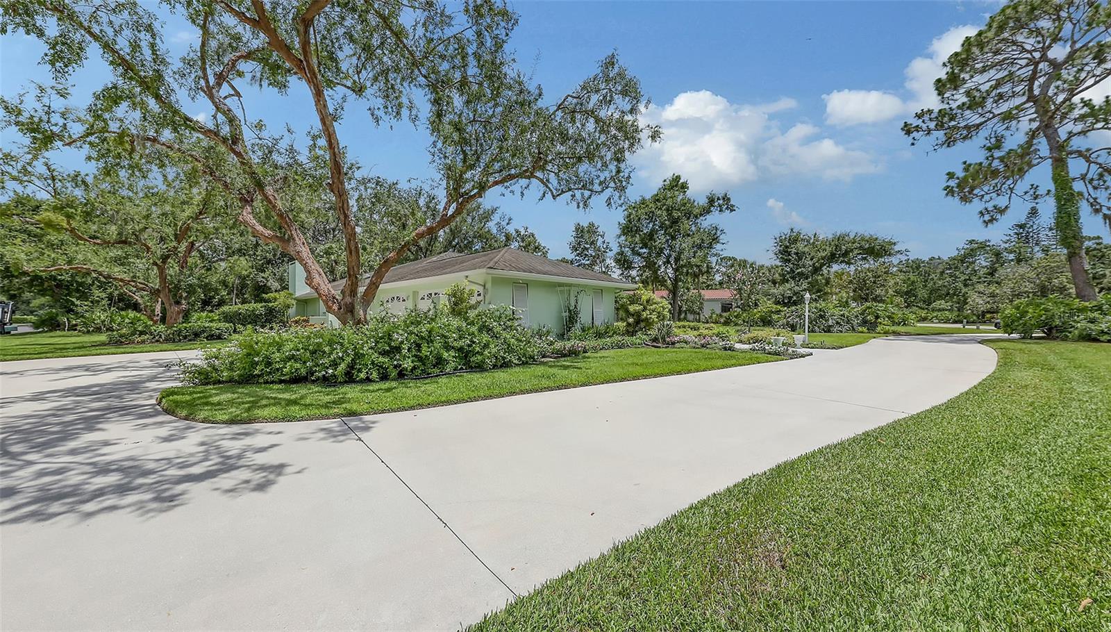 7604 WEEPING WILLOW CIR