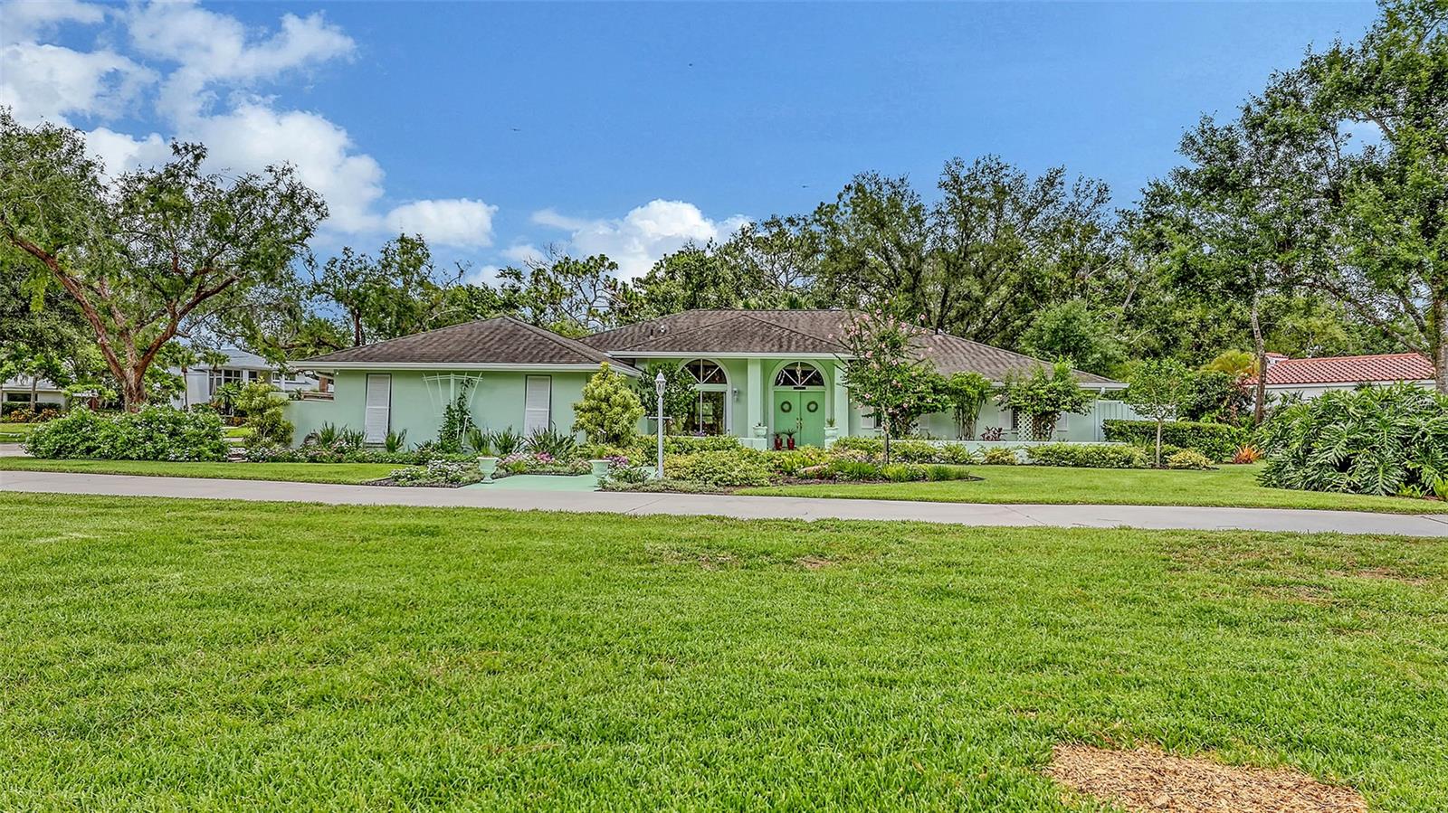 7604 WEEPING WILLOW CIR
