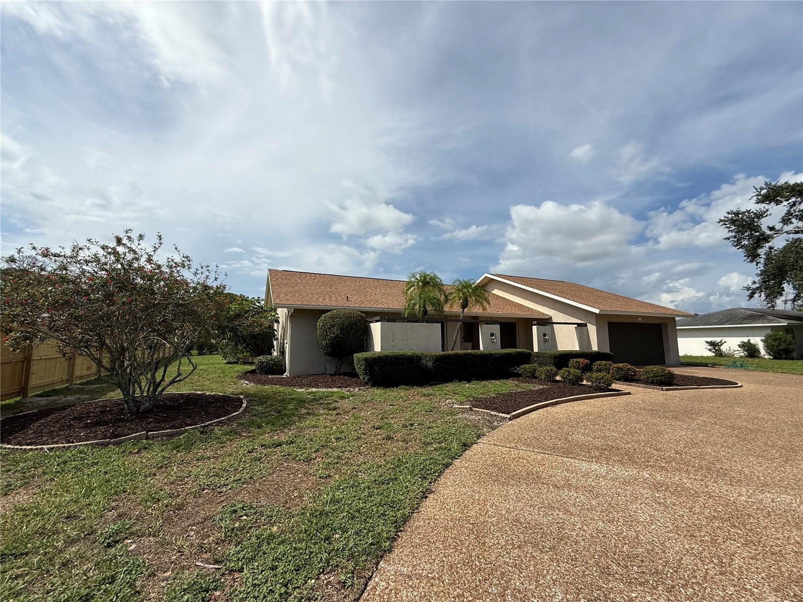 5049 INVERNESS DR