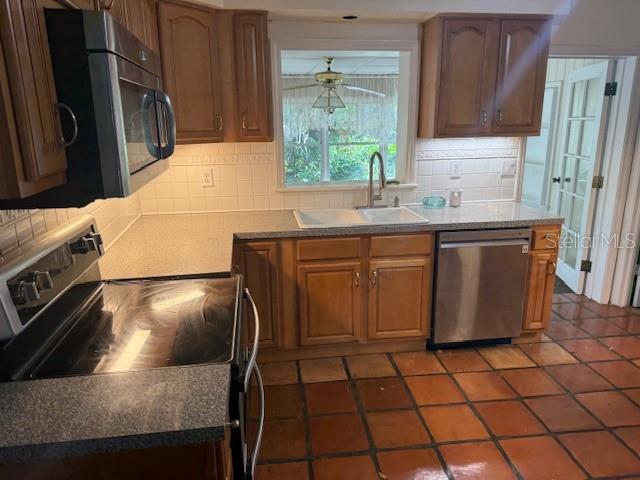 2451 LOMA LINDA ST