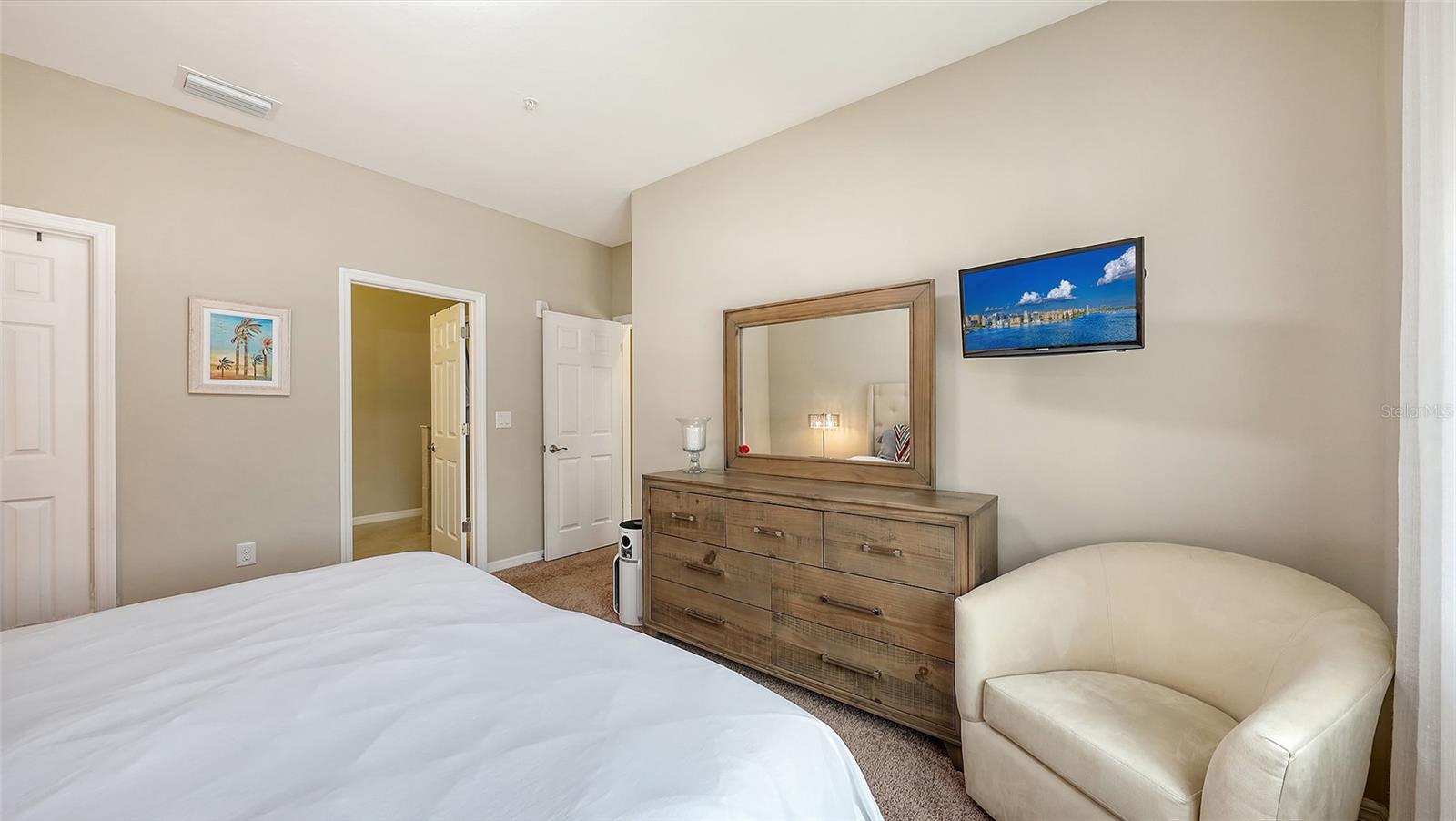 4267 EXPEDITION WAY