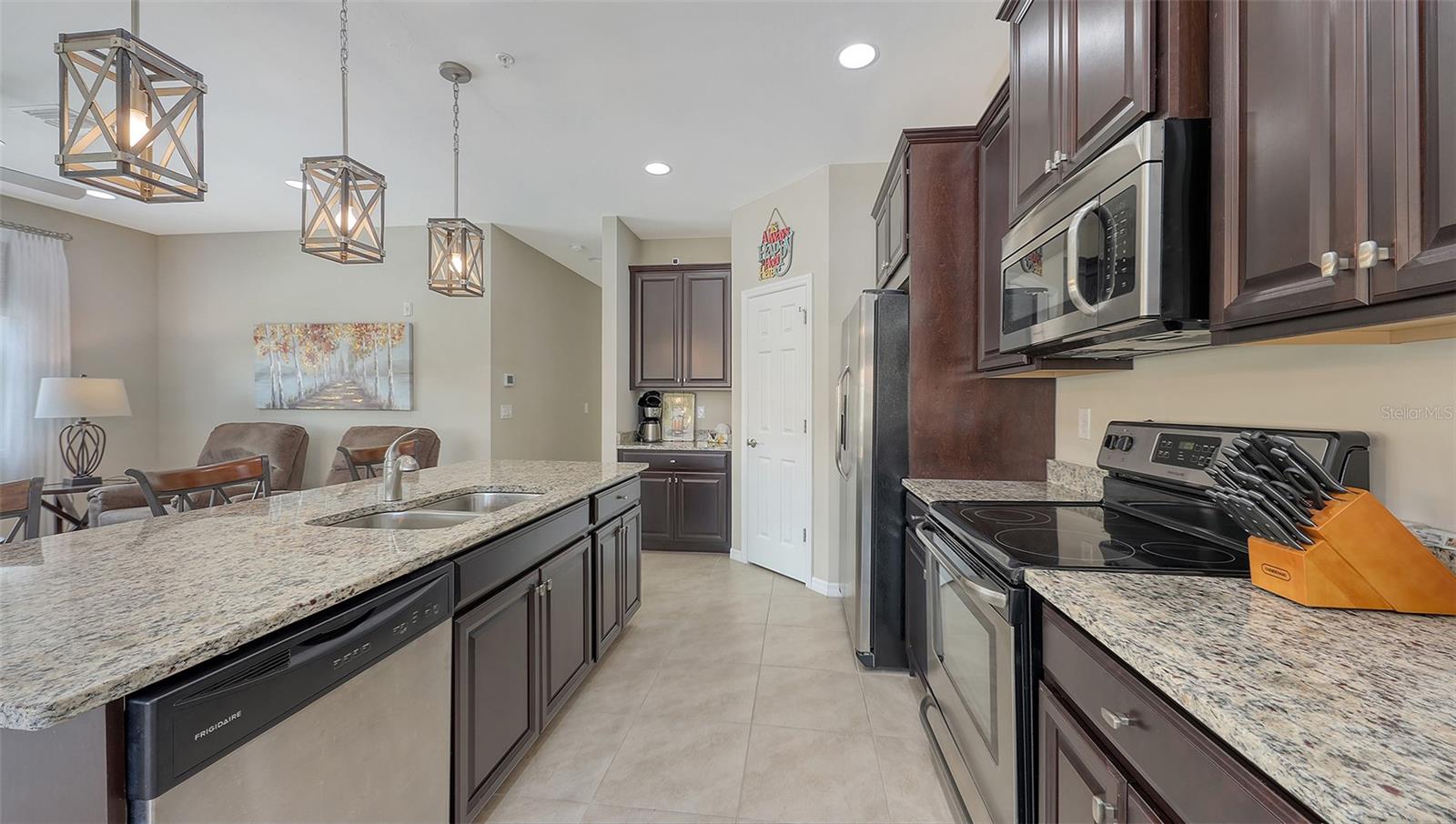 4267 EXPEDITION WAY