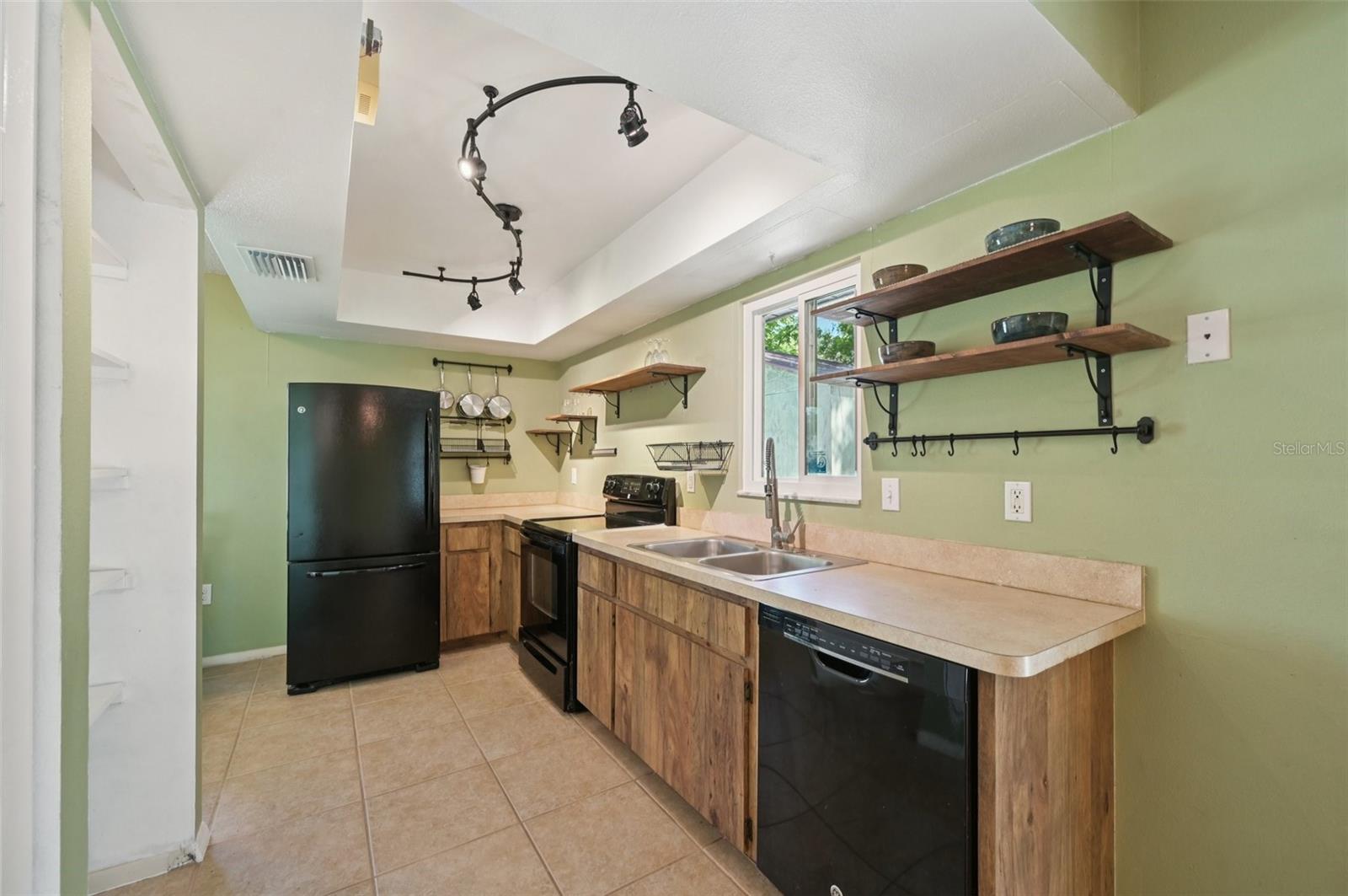 4023 HINA DR