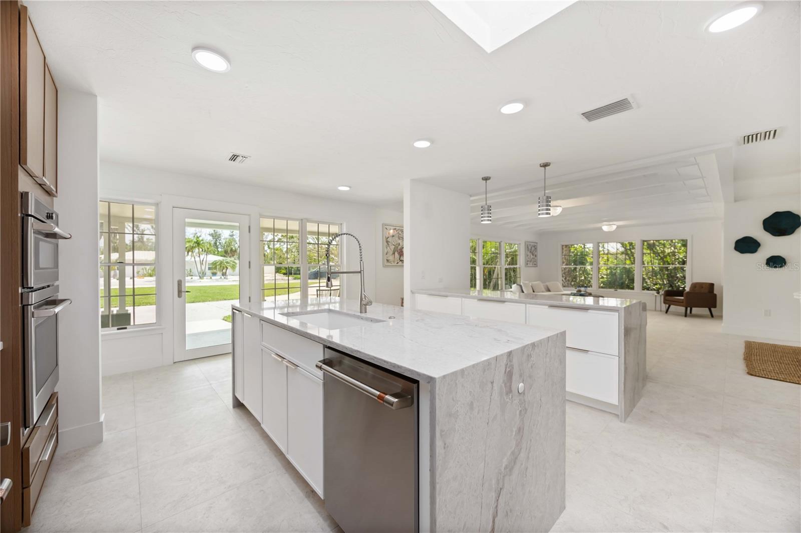 311 ISLAND CIR