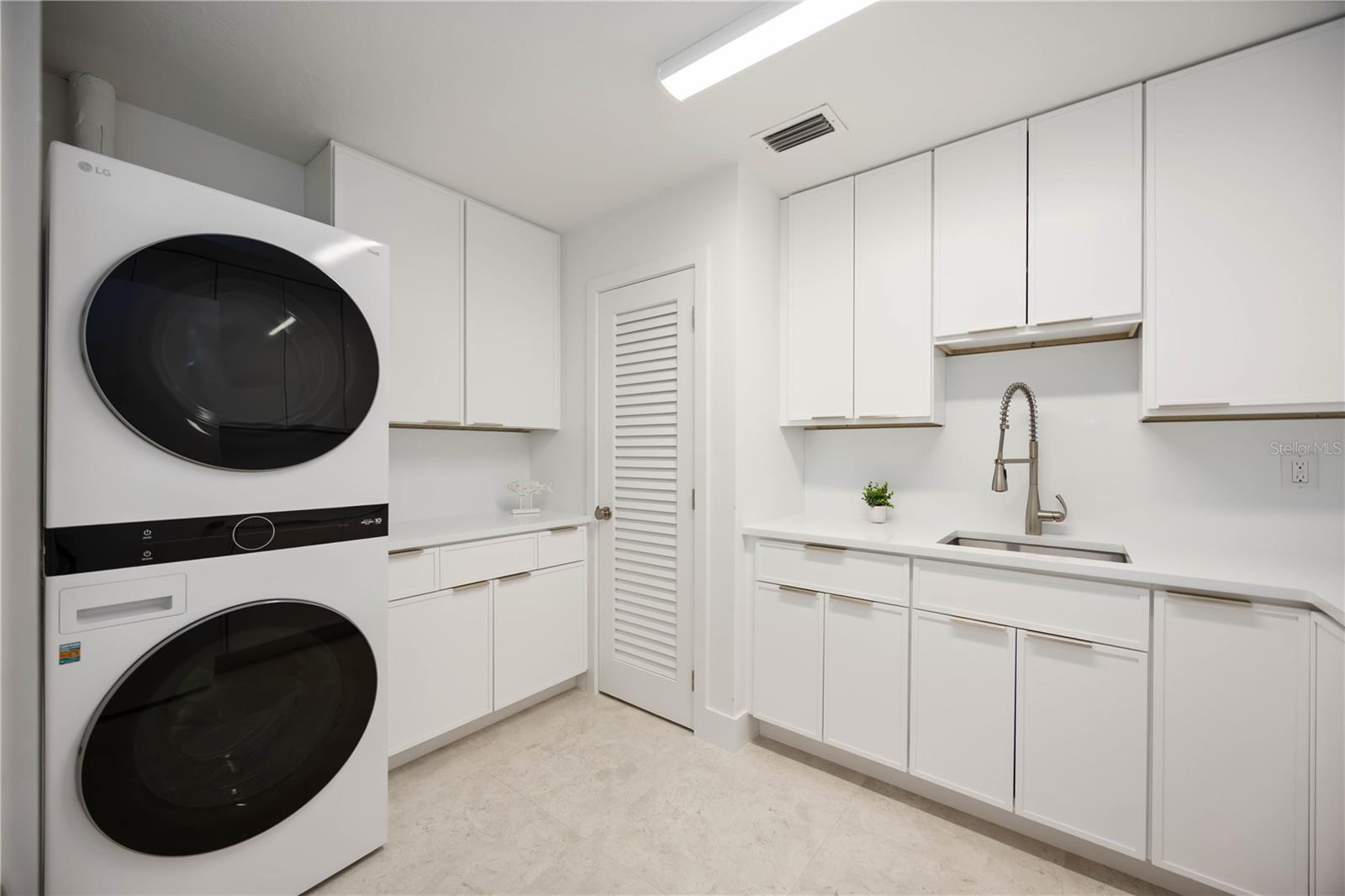 311 ISLAND CIR