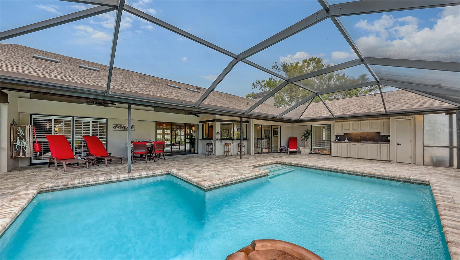 3931 TORREY PINES BLVD