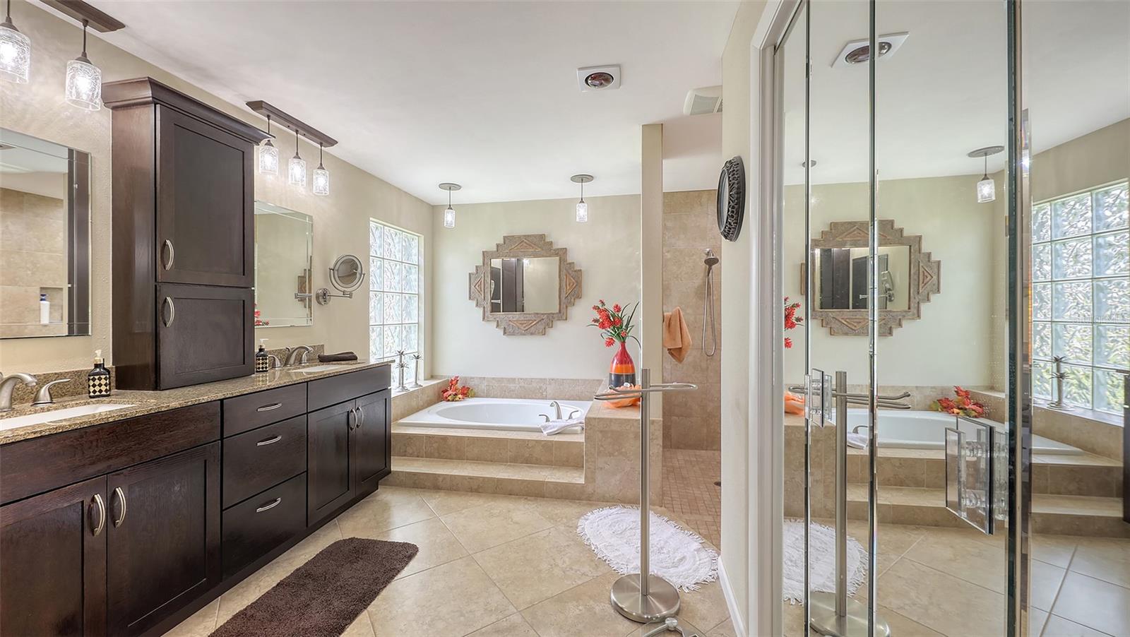 3931 TORREY PINES BLVD