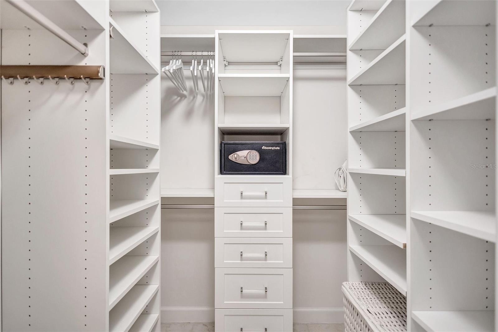 6480 MIDNIGHT PASS RD #211