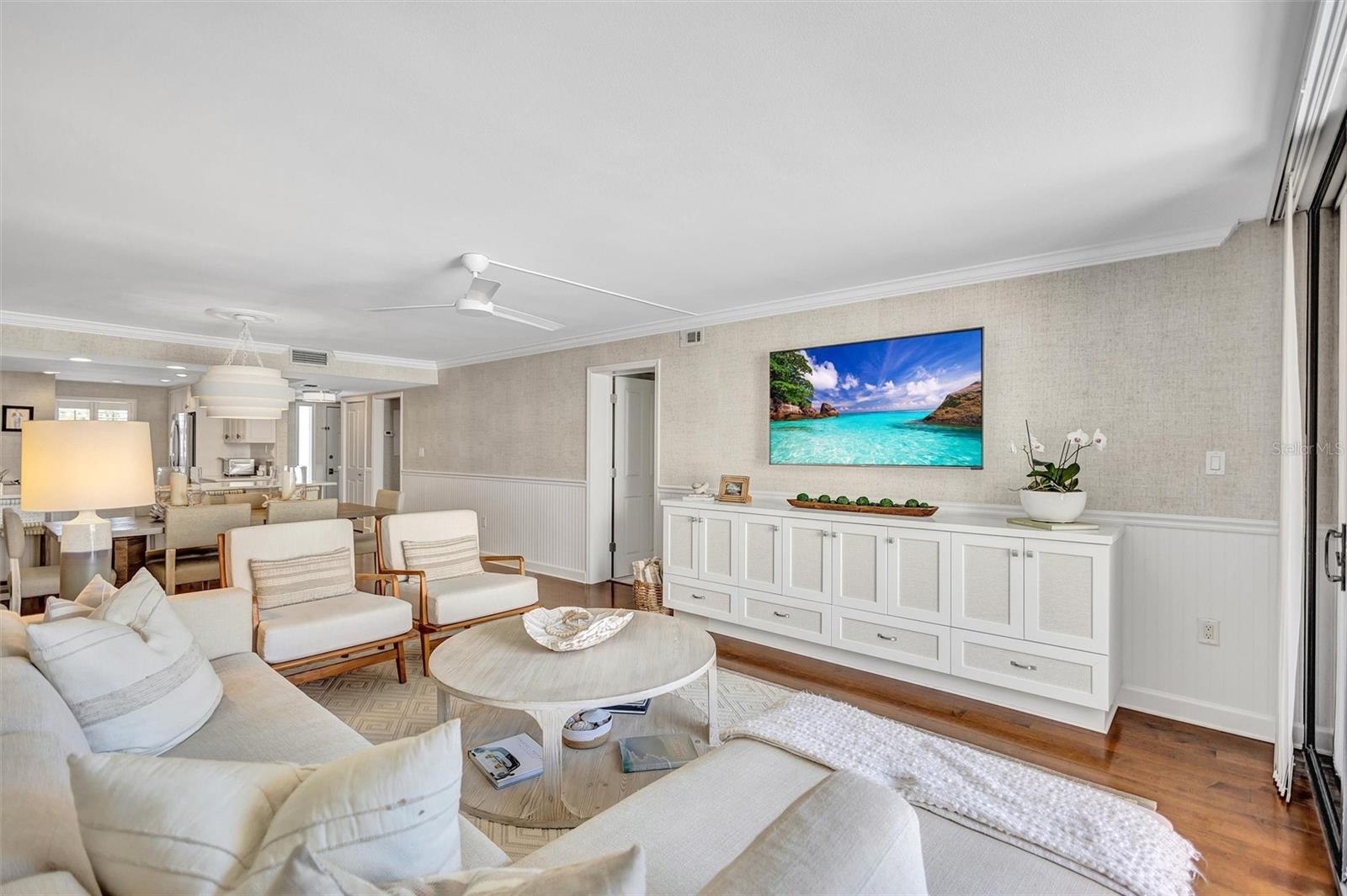 6480 MIDNIGHT PASS RD #211