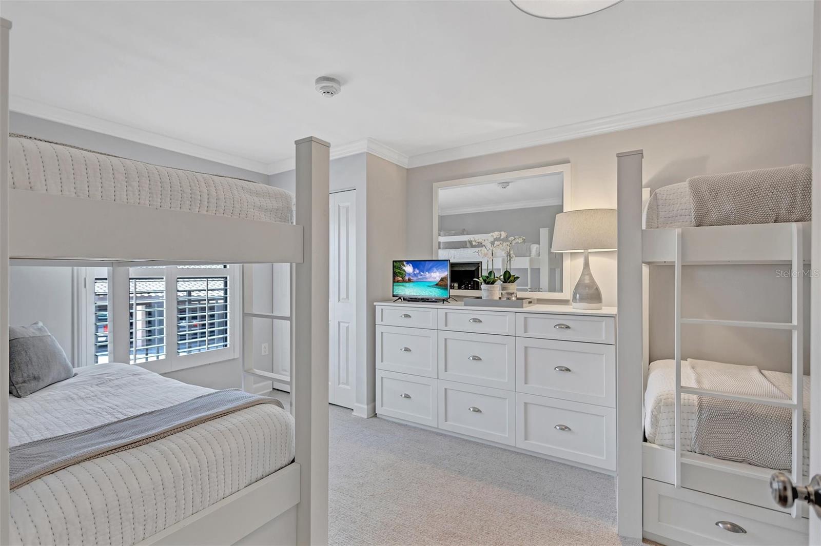 6480 MIDNIGHT PASS RD #211