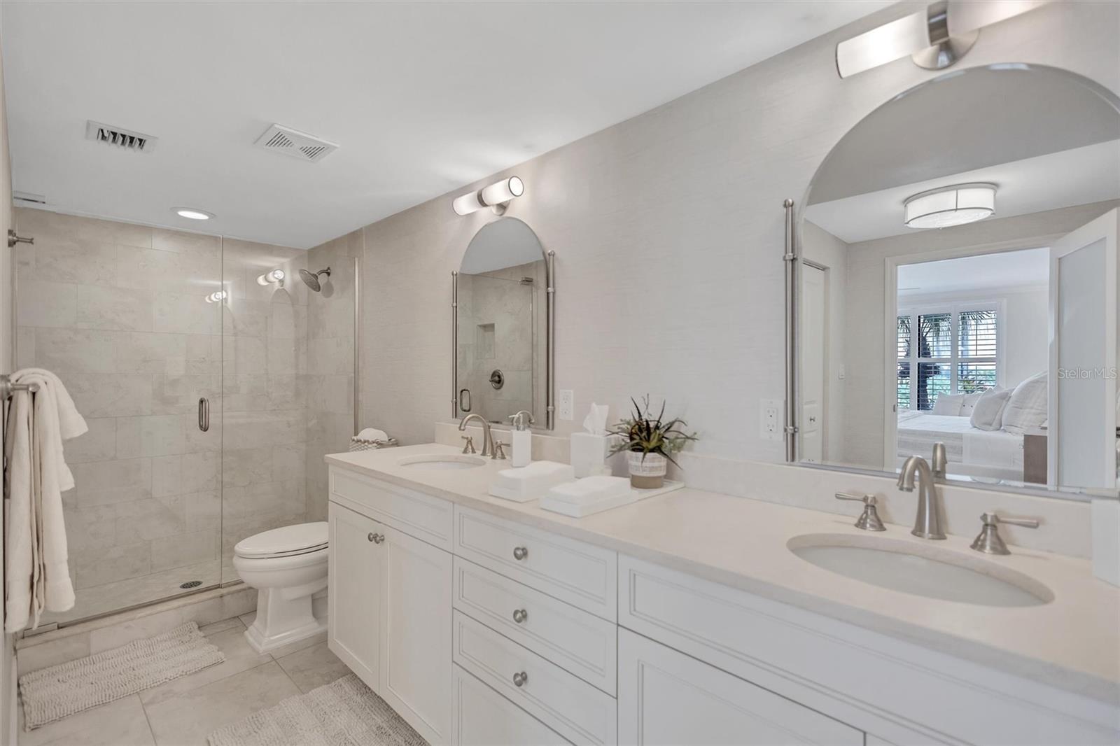 6480 MIDNIGHT PASS RD #211