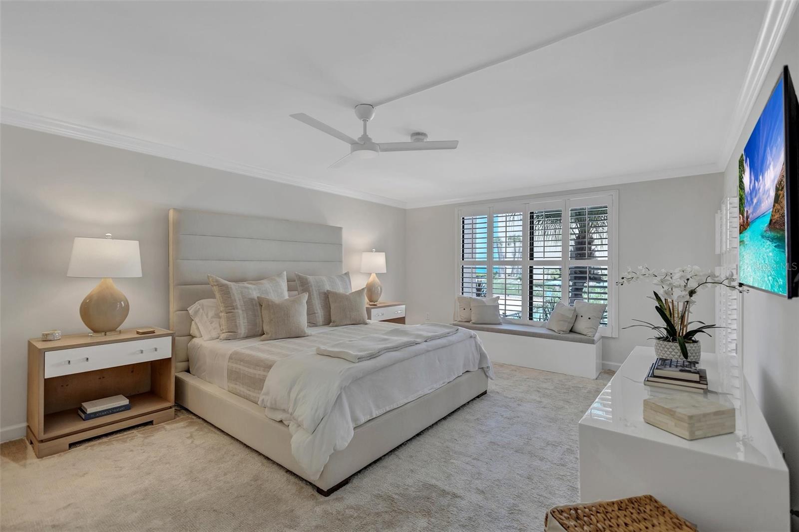 6480 MIDNIGHT PASS RD #211